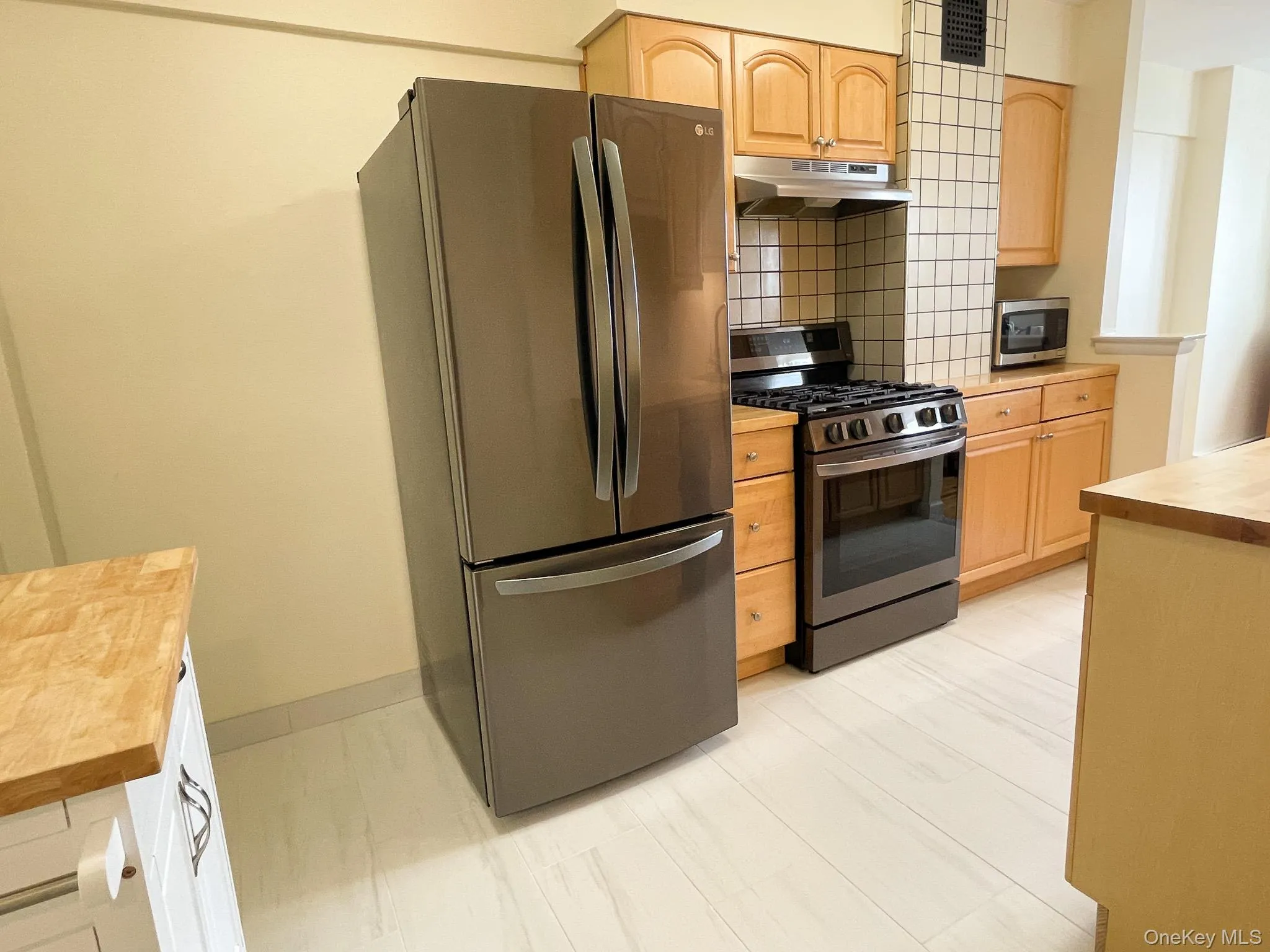 151-05 Cross Island Pathway, New York, NY, 1 Bedroom Bedrooms, 4 Rooms Rooms,1 BathroomBathrooms,Residential,For Rent,Cross Island,0,KEY1013784 151-05 Cross Island Pathway, New York, NY, 1 Bedroom Bedrooms, 4 Rooms Rooms,1 BathroomBathrooms,Residential,For Rent,Cross Island,0,KEY1013784