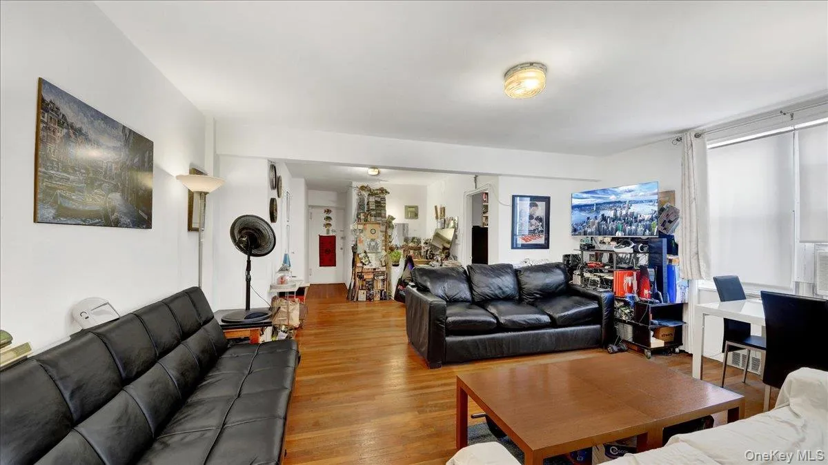 5644 Netherland Avenue, New York, NY, 1 Bedroom Bedrooms, 3 Rooms Rooms,1 BathroomBathrooms,Residential,For Rent,Netherland,0,1013785 5644 Netherland Avenue, New York, NY, 1 Bedroom Bedrooms, 3 Rooms Rooms,1 BathroomBathrooms,Residential,For Rent,Netherland,0,1013785