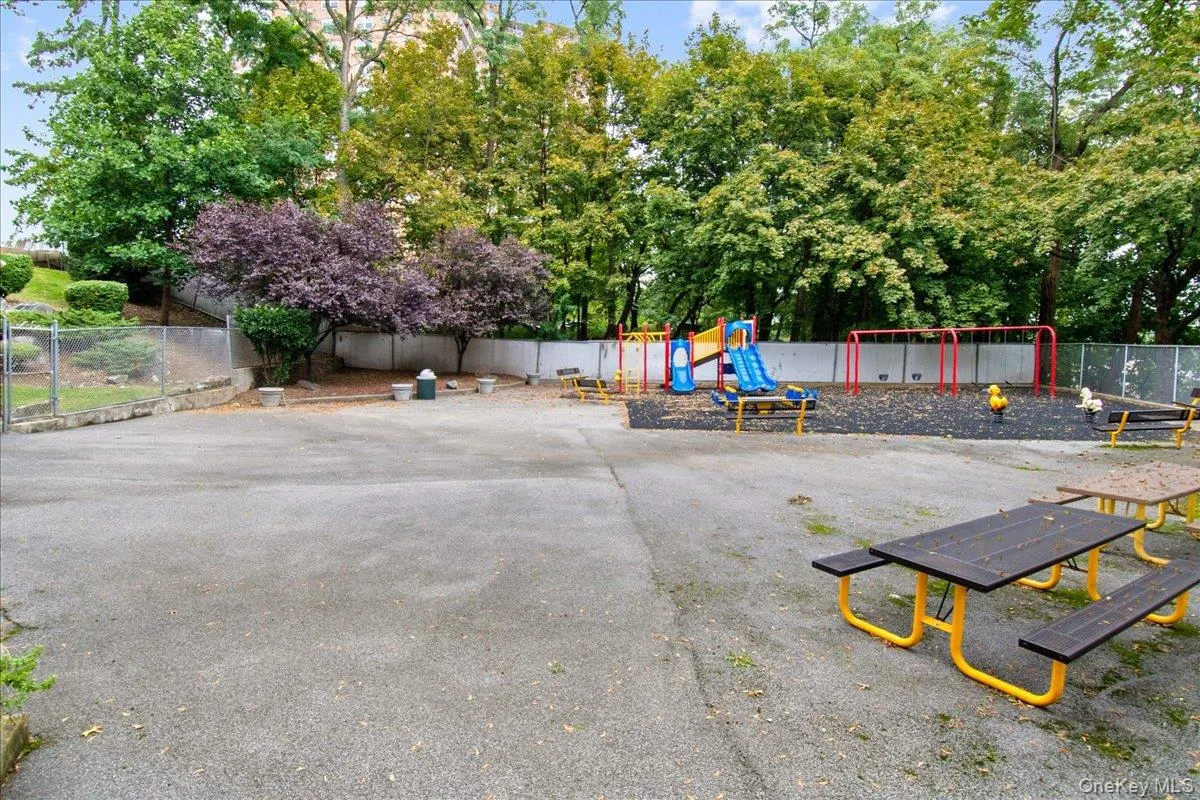 5644 Netherland Avenue, New York, NY, 1 Bedroom Bedrooms, 3 Rooms Rooms,1 BathroomBathrooms,Residential,For Rent,Netherland,0,1013785 5644 Netherland Avenue, New York, NY, 1 Bedroom Bedrooms, 3 Rooms Rooms,1 BathroomBathrooms,Residential,For Rent,Netherland,0,1013785