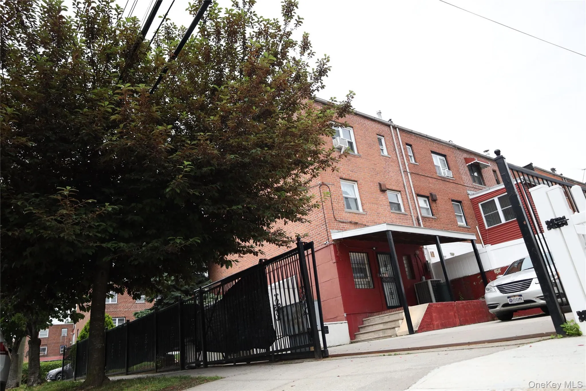 3000 Wickham Avenue, New York, NY, 4 Bedrooms Bedrooms, 8 Rooms Rooms,2 BathroomsBathrooms,Residential,For Rent,Wickham,0,1013787 3000 Wickham Avenue, New York, NY, 4 Bedrooms Bedrooms, 8 Rooms Rooms,2 BathroomsBathrooms,Residential,For Rent,Wickham,0,1013787