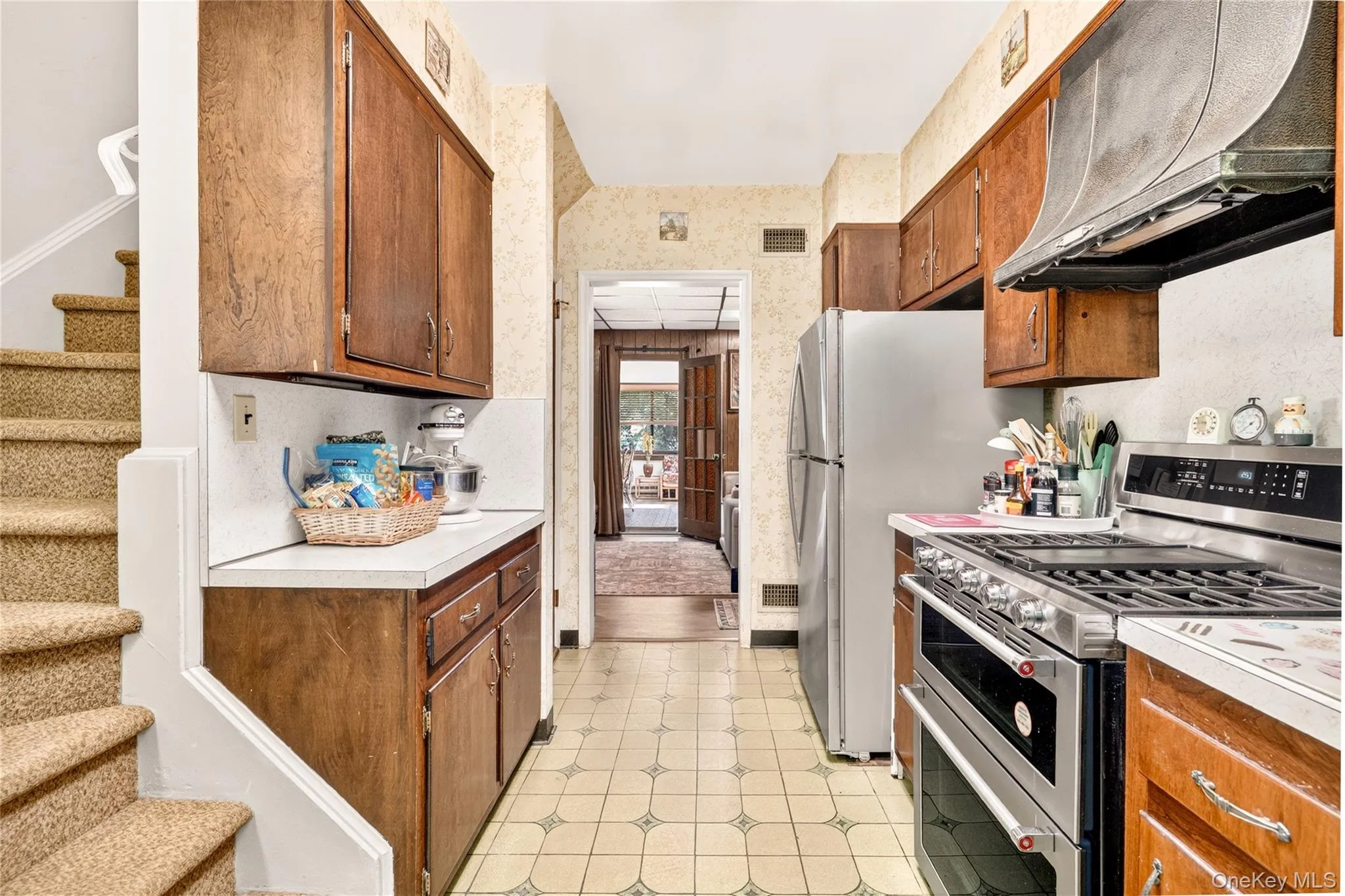 41 Green Place, New Rochelle, NY, 3 Bedrooms Bedrooms, 7 Rooms Rooms,2 BathroomsBathrooms,Residential,For Rent,Green,0,1013788 41 Green Place, New Rochelle, NY, 3 Bedrooms Bedrooms, 7 Rooms Rooms,2 BathroomsBathrooms,Residential,For Rent,Green,0,1013788