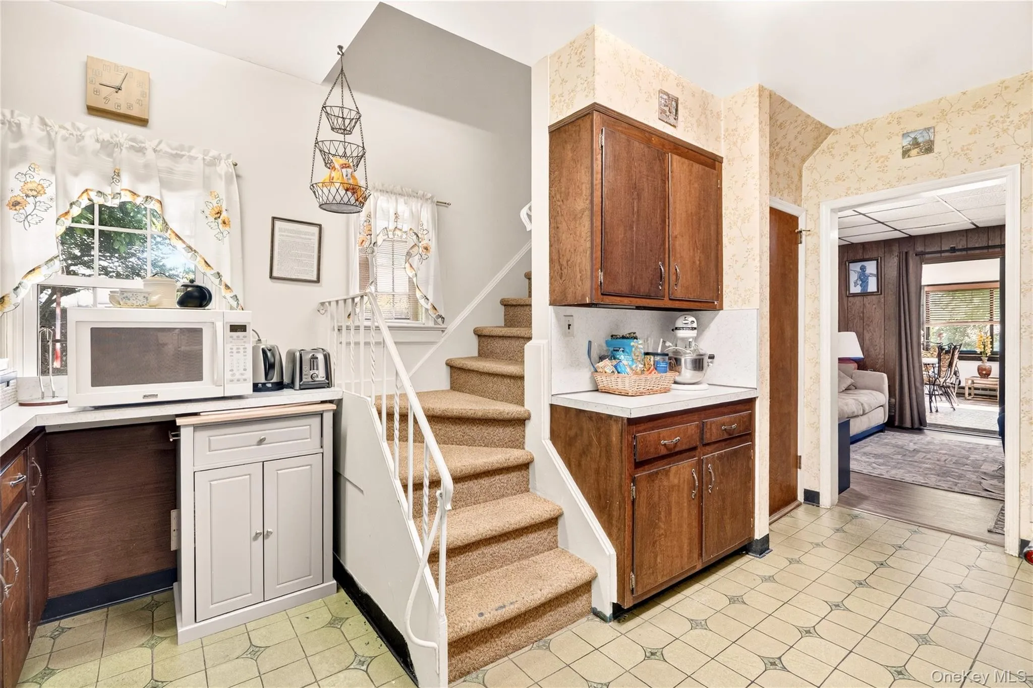 41 Green Place, New Rochelle, NY, 3 Bedrooms Bedrooms, 7 Rooms Rooms,2 BathroomsBathrooms,Residential,For Rent,Green,0,1013788 41 Green Place, New Rochelle, NY, 3 Bedrooms Bedrooms, 7 Rooms Rooms,2 BathroomsBathrooms,Residential,For Rent,Green,0,1013788
