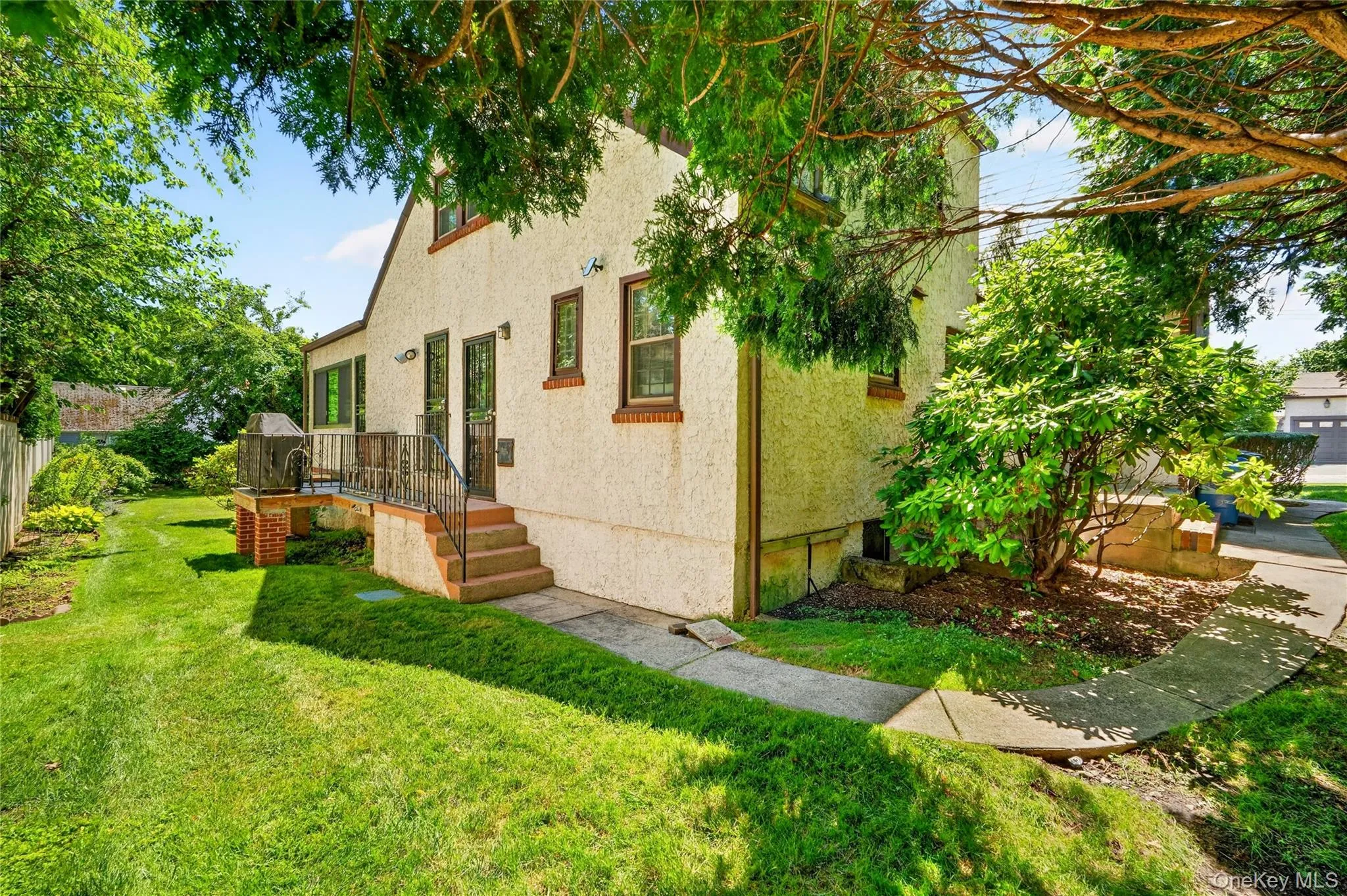 41 Green Place, New Rochelle, NY, 3 Bedrooms Bedrooms, 7 Rooms Rooms,2 BathroomsBathrooms,Residential,For Rent,Green,0,1013788 41 Green Place, New Rochelle, NY, 3 Bedrooms Bedrooms, 7 Rooms Rooms,2 BathroomsBathrooms,Residential,For Rent,Green,0,1013788