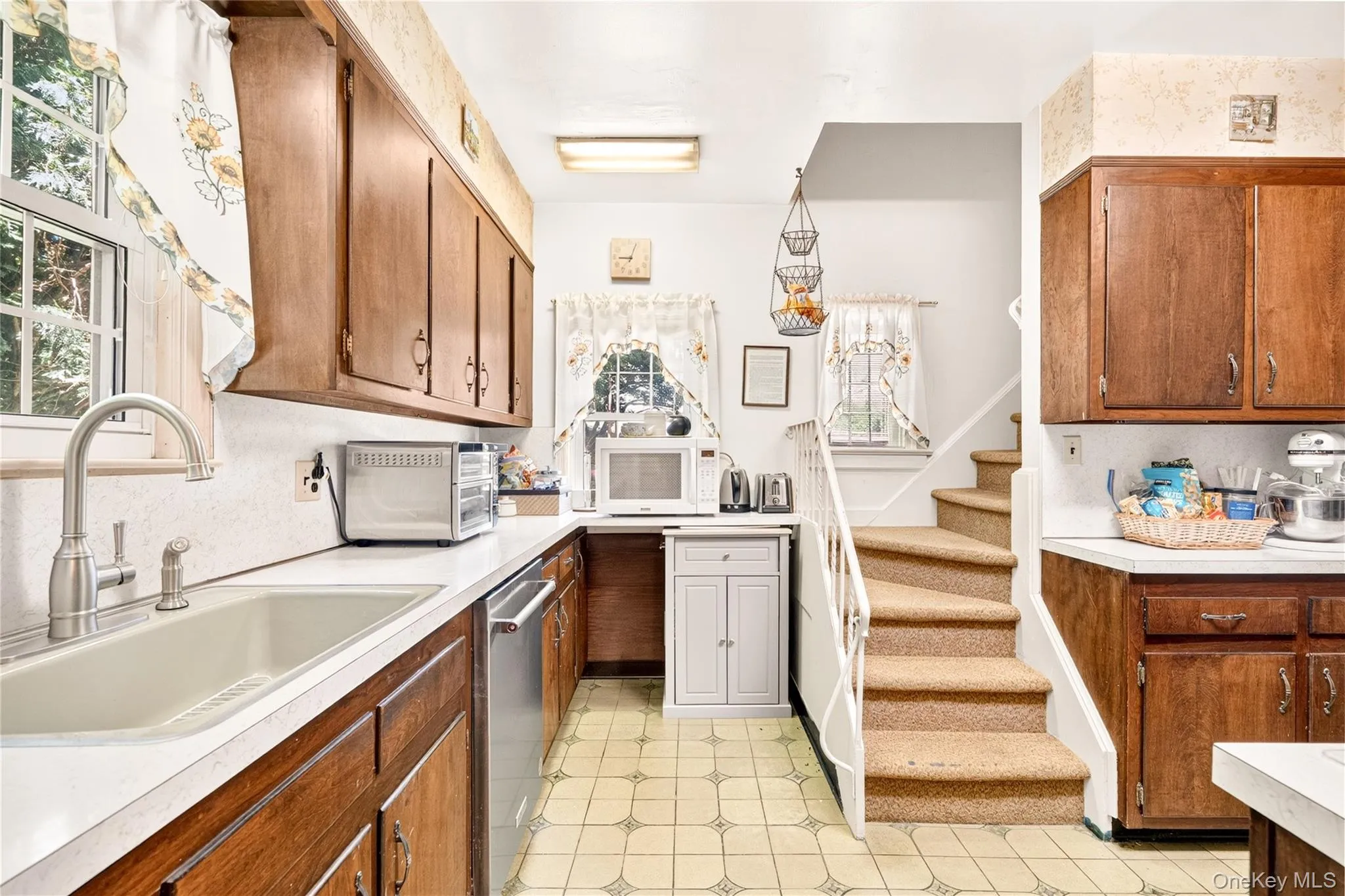 41 Green Place, New Rochelle, NY, 3 Bedrooms Bedrooms, 7 Rooms Rooms,2 BathroomsBathrooms,Residential,For Rent,Green,0,1013788 41 Green Place, New Rochelle, NY, 3 Bedrooms Bedrooms, 7 Rooms Rooms,2 BathroomsBathrooms,Residential,For Rent,Green,0,1013788
