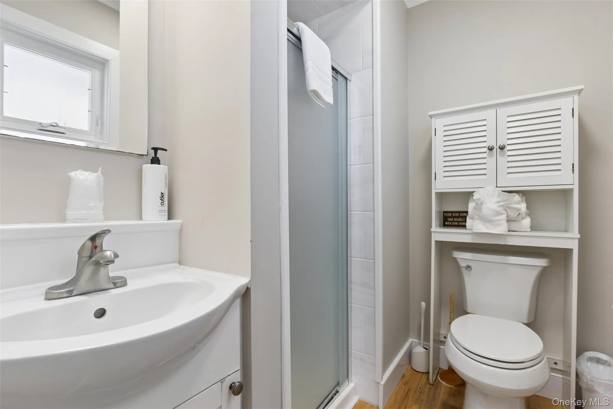 6 Soundview Drive, East Hampton, NY, 1 Bedroom Bedrooms, 2 Rooms Rooms,1 BathroomBathrooms,Residential,For Rent,Soundview,0,KEY1013790 6 Soundview Drive, East Hampton, NY, 1 Bedroom Bedrooms, 2 Rooms Rooms,1 BathroomBathrooms,Residential,For Rent,Soundview,0,KEY1013790