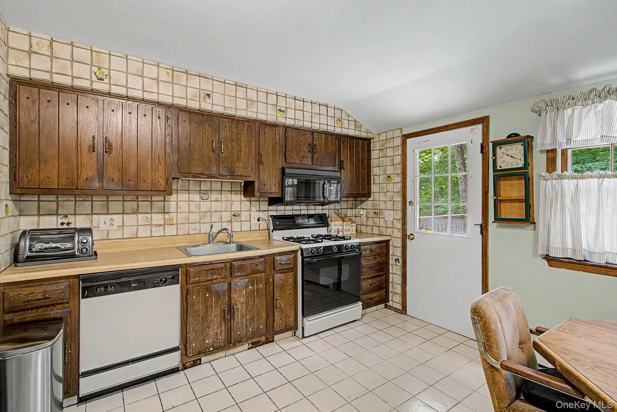 15 Oskar Drive, Carmel, NY, 3 Bedrooms Bedrooms, 8 Rooms Rooms,1 BathroomBathrooms,Residential,For Rent,Oskar,0,1013793 15 Oskar Drive, Carmel, NY, 3 Bedrooms Bedrooms, 8 Rooms Rooms,1 BathroomBathrooms,Residential,For Rent,Oskar,0,1013793