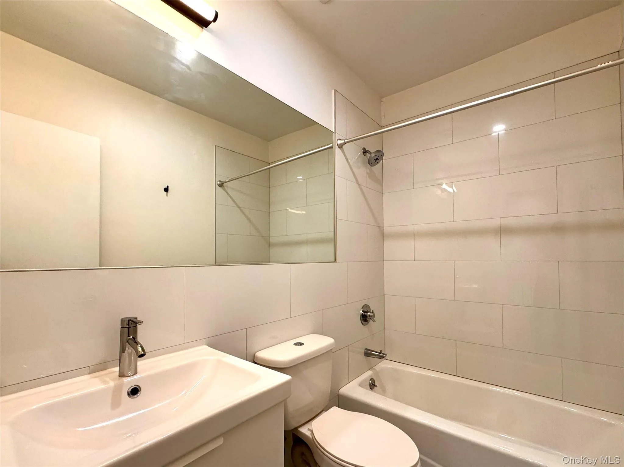 121 Lander Street, Newburgh (city), NY, 1 Bedroom Bedrooms, 3 Rooms Rooms,1 BathroomBathrooms,Residential Lease,For Rent,Lander,0,1013802 121 Lander Street, Newburgh (city), NY, 1 Bedroom Bedrooms, 3 Rooms Rooms,1 BathroomBathrooms,Residential Lease,For Rent,Lander,0,1013802