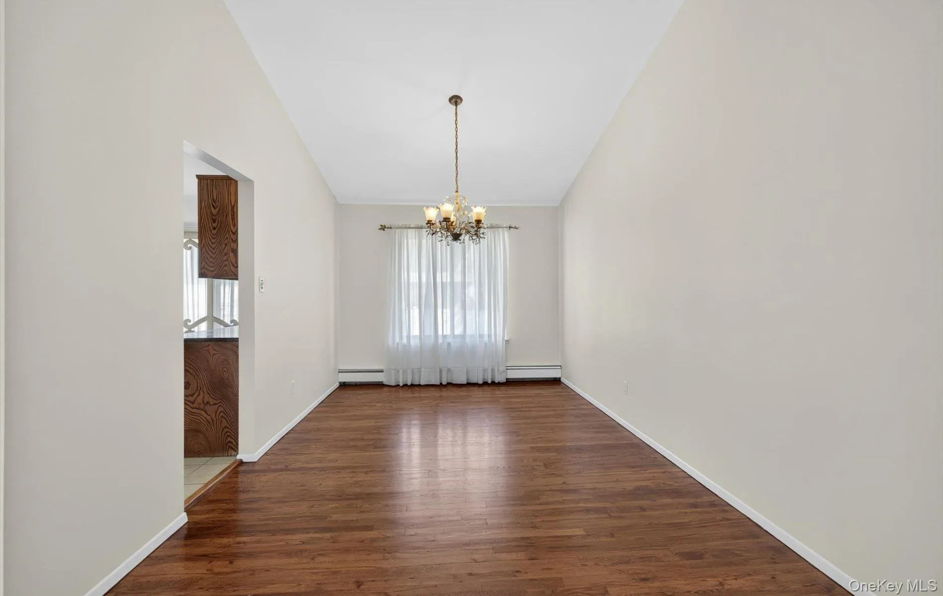 19 Branding Iron Lane, Glen Cove, NY, 4 Bedrooms Bedrooms, 9 Rooms Rooms,3 BathroomsBathrooms,Residential,For Rent,Branding Iron,0,1013803 19 Branding Iron Lane, Glen Cove, NY, 4 Bedrooms Bedrooms, 9 Rooms Rooms,3 BathroomsBathrooms,Residential,For Rent,Branding Iron,0,1013803