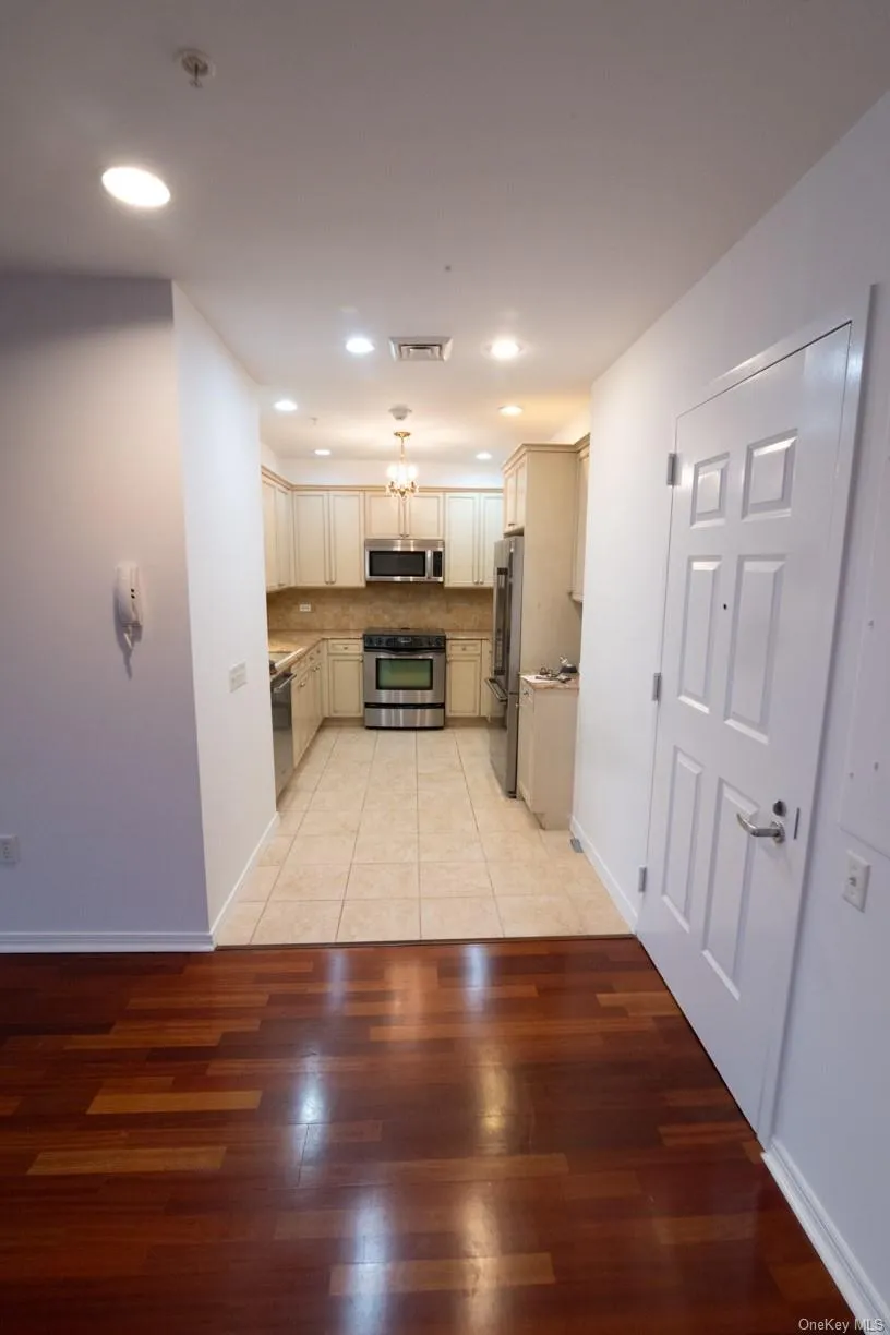 100 Harbor View Drive, North Hempstead, NY, 2 Bedrooms Bedrooms, 5 Rooms Rooms,2 BathroomsBathrooms,Residential,For Rent,Harbor View,0,1013804 100 Harbor View Drive, North Hempstead, NY, 2 Bedrooms Bedrooms, 5 Rooms Rooms,2 BathroomsBathrooms,Residential,For Rent,Harbor View,0,1013804