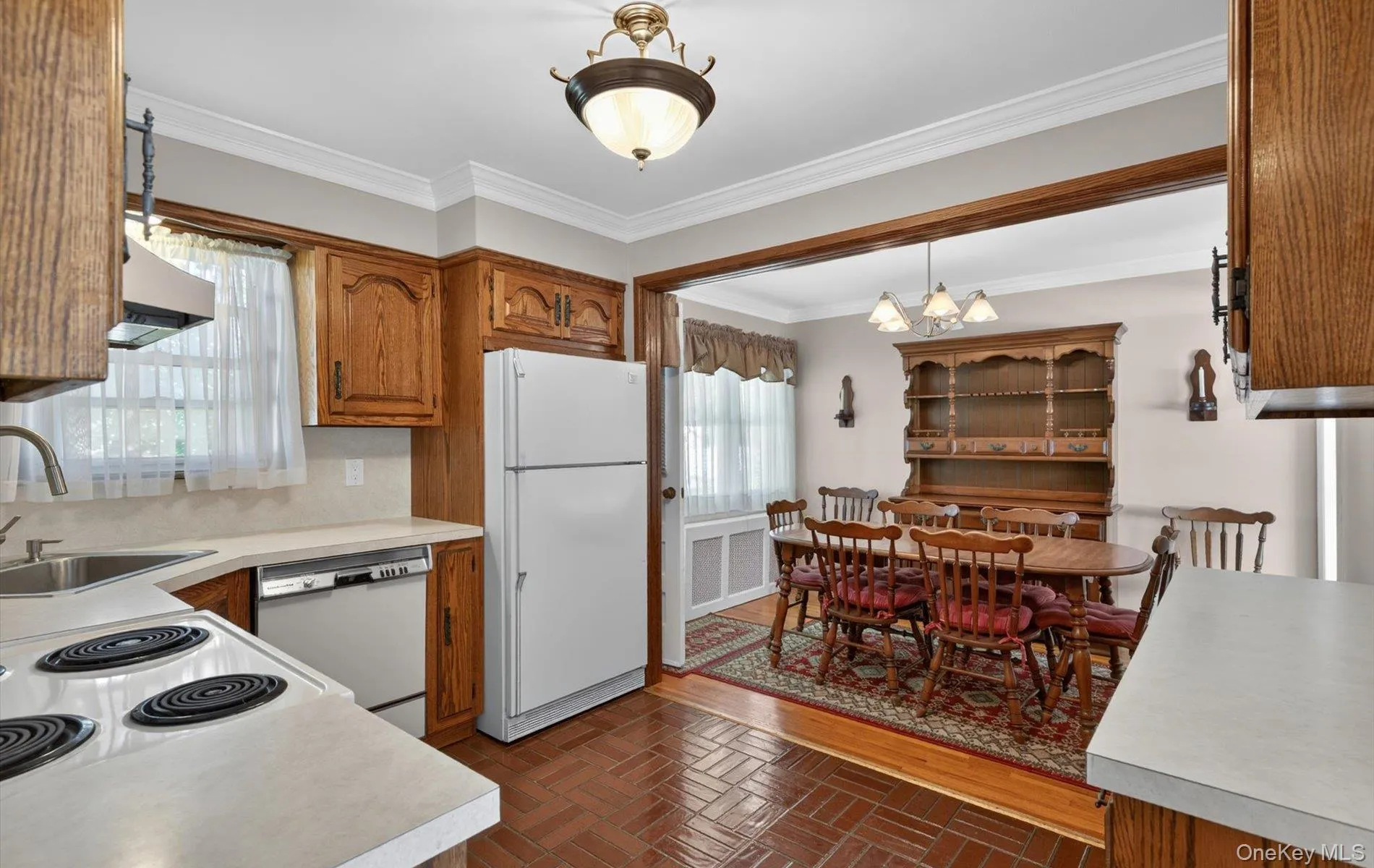 88 Philadelphia Avenue, Oyster Bay, NY, 4 Bedrooms Bedrooms, 6 Rooms Rooms,2 BathroomsBathrooms,Residential,For Rent,Philadelphia,0,1013806 88 Philadelphia Avenue, Oyster Bay, NY, 4 Bedrooms Bedrooms, 6 Rooms Rooms,2 BathroomsBathrooms,Residential,For Rent,Philadelphia,0,1013806