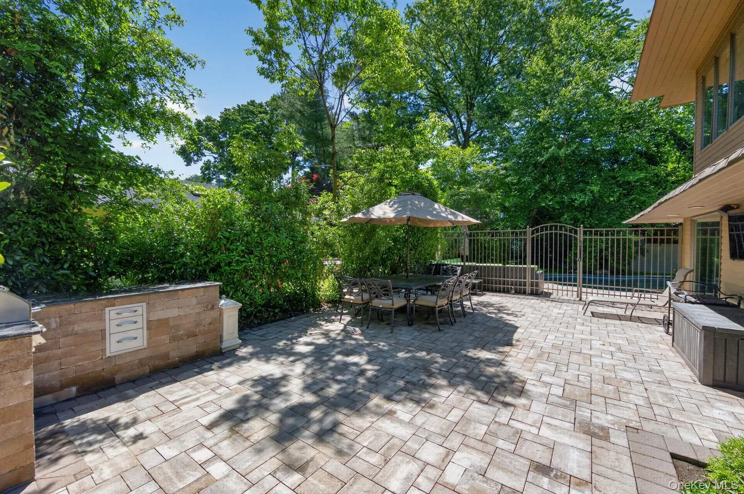 12 Locust Lane, North Hempstead, NY, 5 Bedrooms Bedrooms, 10 Rooms Rooms,3 BathroomsBathrooms,Residential,For Rent,Locust,0,KEY1013813 12 Locust Lane, North Hempstead, NY, 5 Bedrooms Bedrooms, 10 Rooms Rooms,3 BathroomsBathrooms,Residential,For Rent,Locust,0,KEY1013813