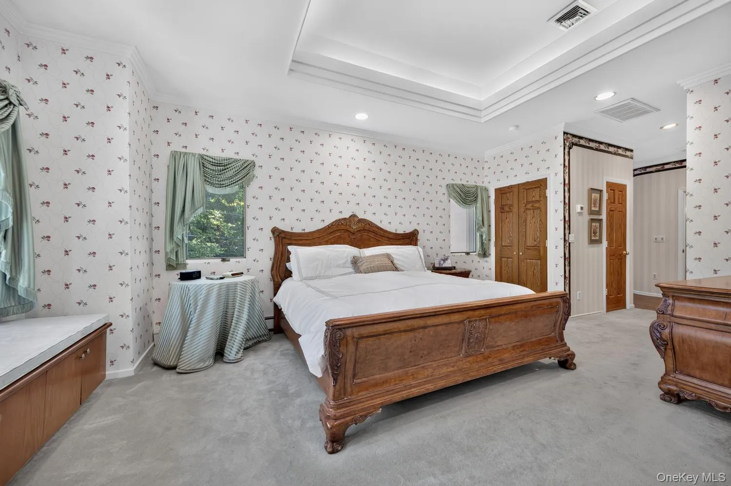 12 Locust Lane, North Hempstead, NY, 5 Bedrooms Bedrooms, 10 Rooms Rooms,3 BathroomsBathrooms,Residential,For Rent,Locust,0,KEY1013813 12 Locust Lane, North Hempstead, NY, 5 Bedrooms Bedrooms, 10 Rooms Rooms,3 BathroomsBathrooms,Residential,For Rent,Locust,0,KEY1013813