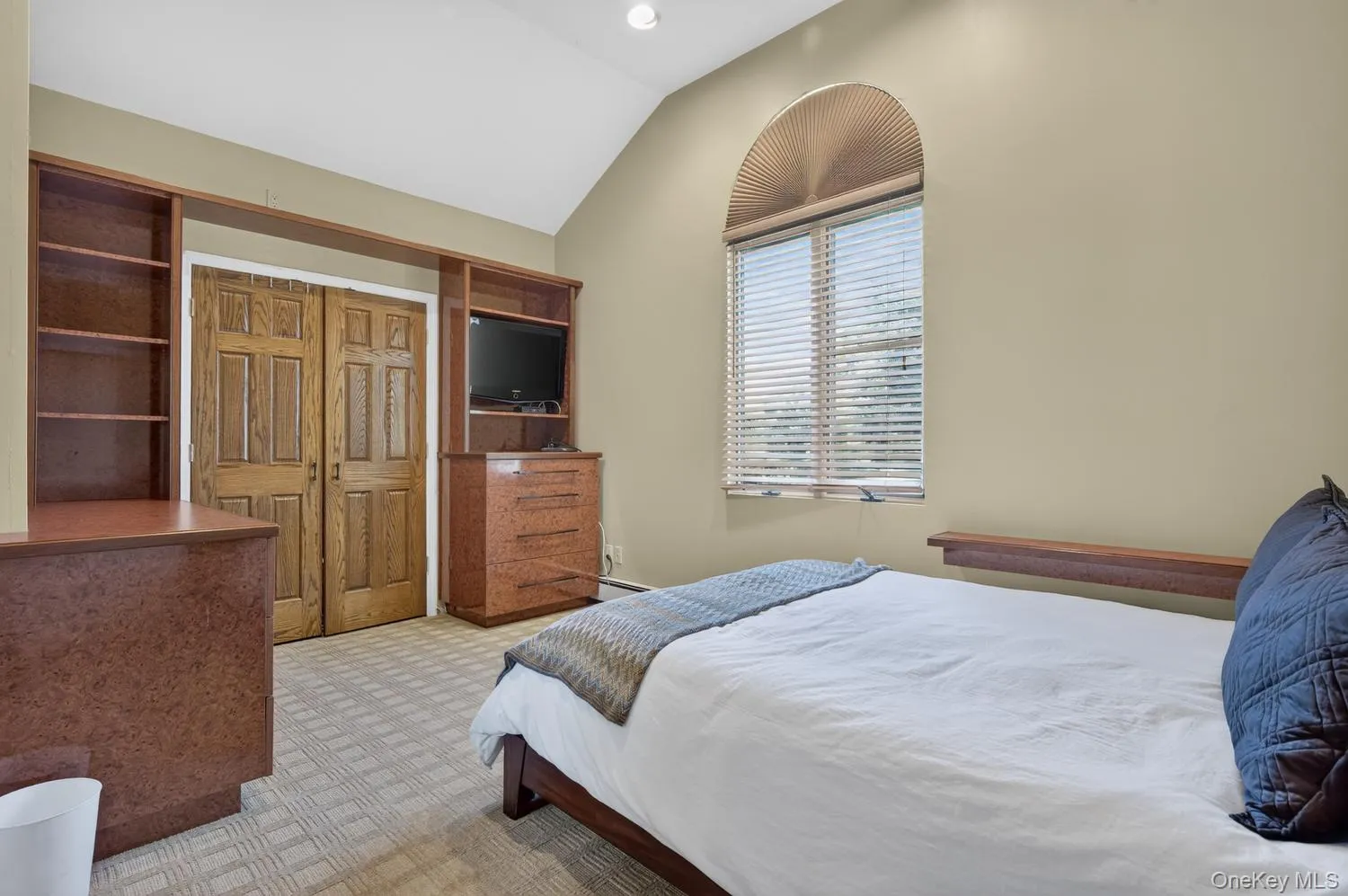 12 Locust Lane, North Hempstead, NY, 5 Bedrooms Bedrooms, 10 Rooms Rooms,3 BathroomsBathrooms,Residential,For Rent,Locust,0,KEY1013813 12 Locust Lane, North Hempstead, NY, 5 Bedrooms Bedrooms, 10 Rooms Rooms,3 BathroomsBathrooms,Residential,For Rent,Locust,0,KEY1013813
