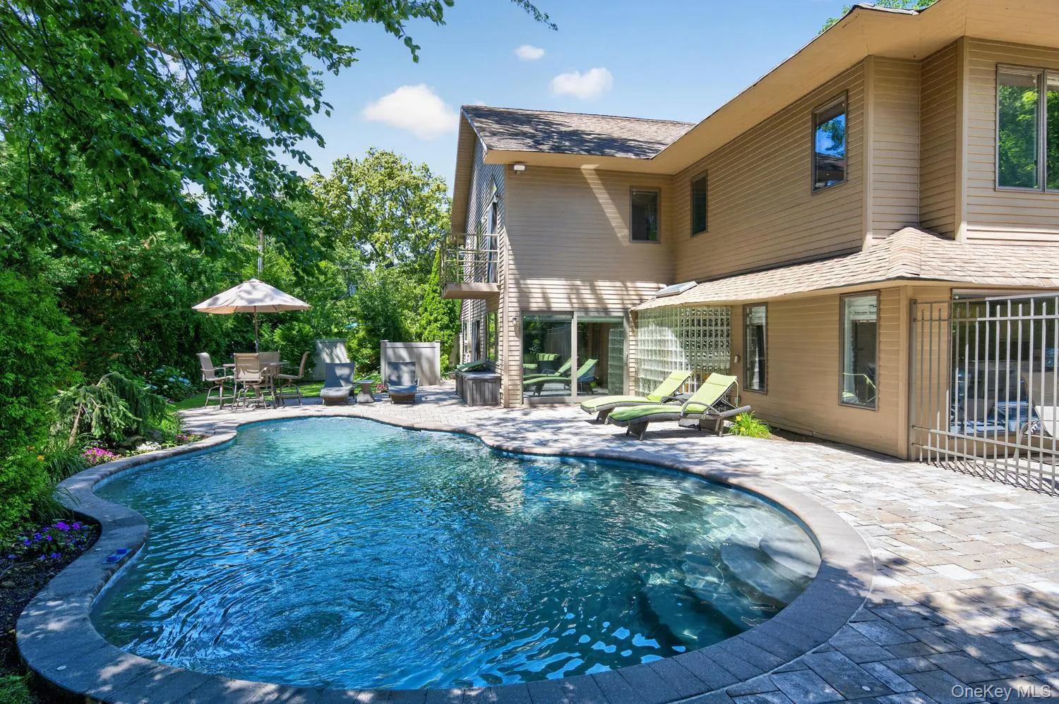 12 Locust Lane, North Hempstead, NY, 5 Bedrooms Bedrooms, 10 Rooms Rooms,3 BathroomsBathrooms,Residential,For Rent,Locust,0,KEY1013813 12 Locust Lane, North Hempstead, NY, 5 Bedrooms Bedrooms, 10 Rooms Rooms,3 BathroomsBathrooms,Residential,For Rent,Locust,0,KEY1013813