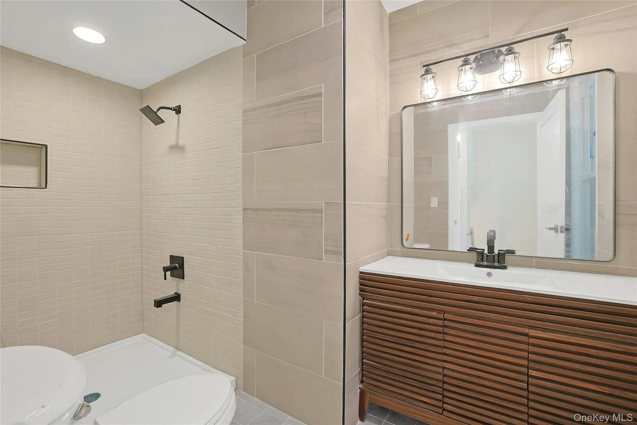 12 Shadyside Avenue, Orangetown, NY, 3 Bedrooms Bedrooms, 9 Rooms Rooms,2 BathroomsBathrooms,Residential,For Rent,Shadyside,0,1013816 12 Shadyside Avenue, Orangetown, NY, 3 Bedrooms Bedrooms, 9 Rooms Rooms,2 BathroomsBathrooms,Residential,For Rent,Shadyside,0,1013816