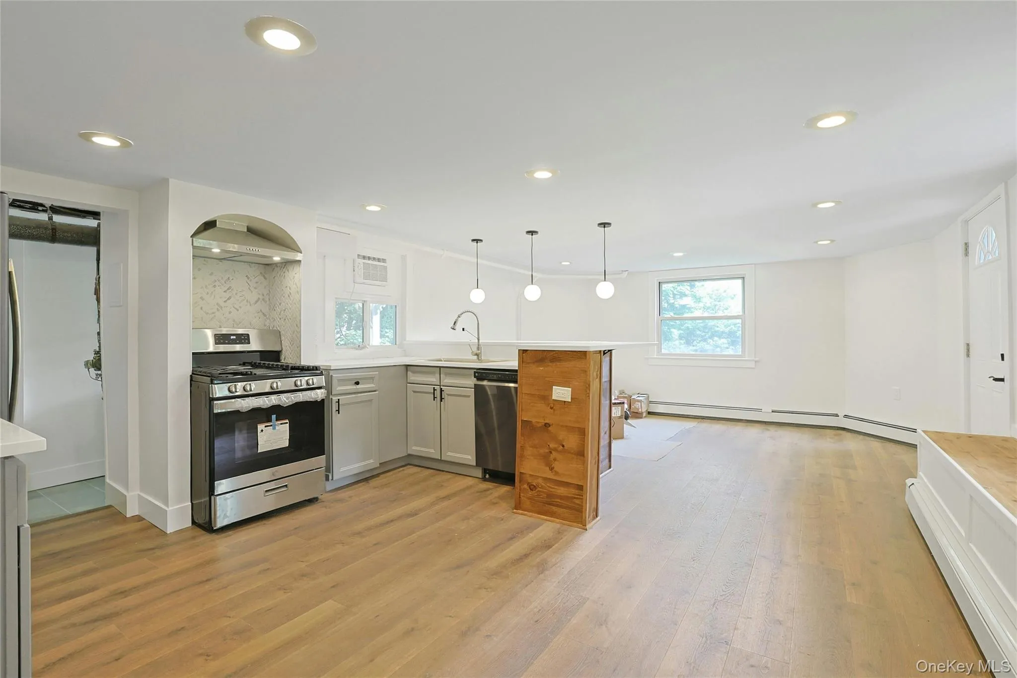 12 Shadyside Avenue, Orangetown, NY, 3 Bedrooms Bedrooms, 9 Rooms Rooms,2 BathroomsBathrooms,Residential,For Rent,Shadyside,0,1013816 12 Shadyside Avenue, Orangetown, NY, 3 Bedrooms Bedrooms, 9 Rooms Rooms,2 BathroomsBathrooms,Residential,For Rent,Shadyside,0,1013816