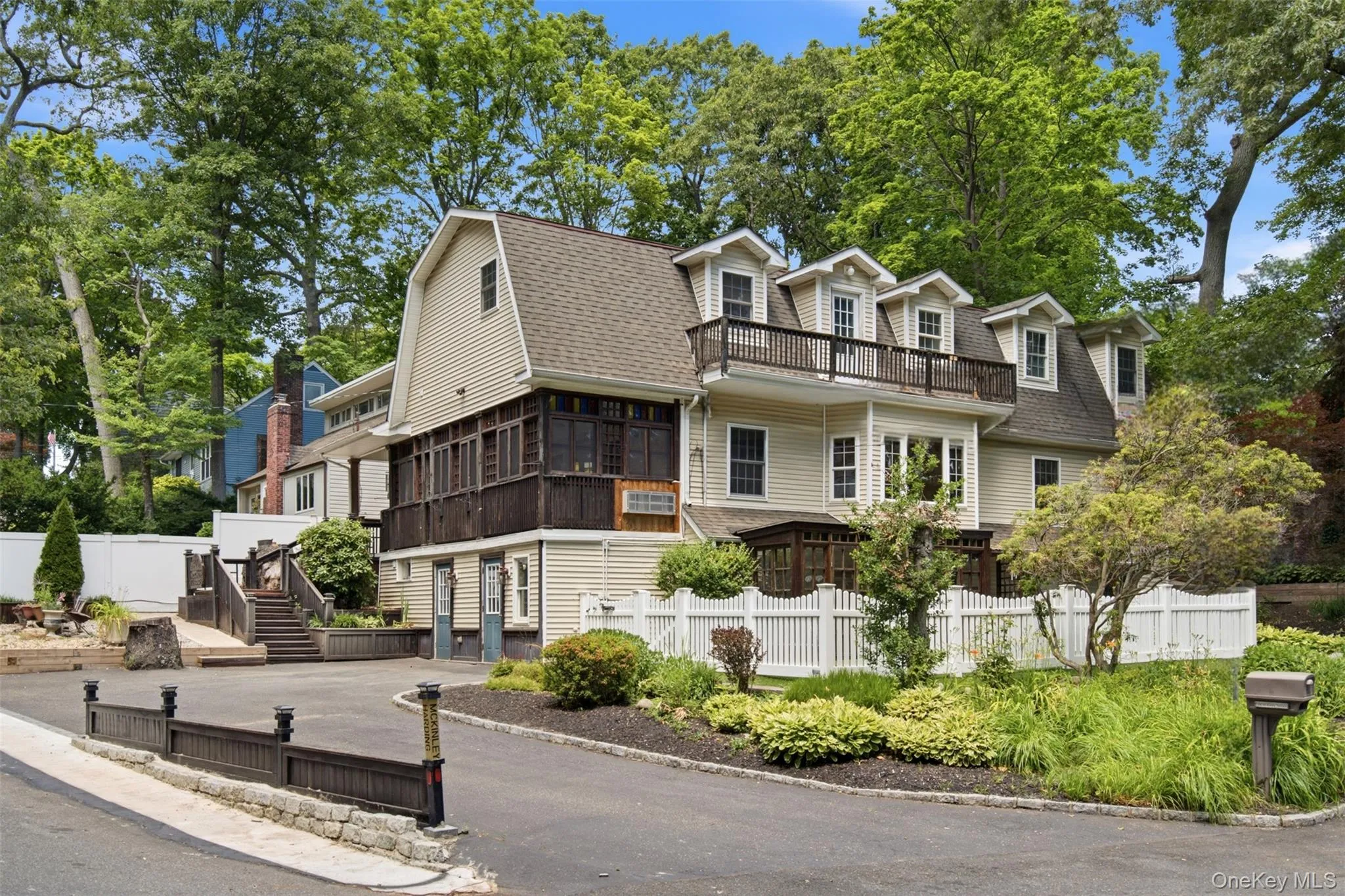 300 Mc Kinley Terrace, Huntington, NY, 4 Bedrooms Bedrooms, 10 Rooms Rooms,4 BathroomsBathrooms,Residential,For Rent,Mc Kinley,0,1013820 300 Mc Kinley Terrace, Huntington, NY, 4 Bedrooms Bedrooms, 10 Rooms Rooms,4 BathroomsBathrooms,Residential,For Rent,Mc Kinley,0,1013820