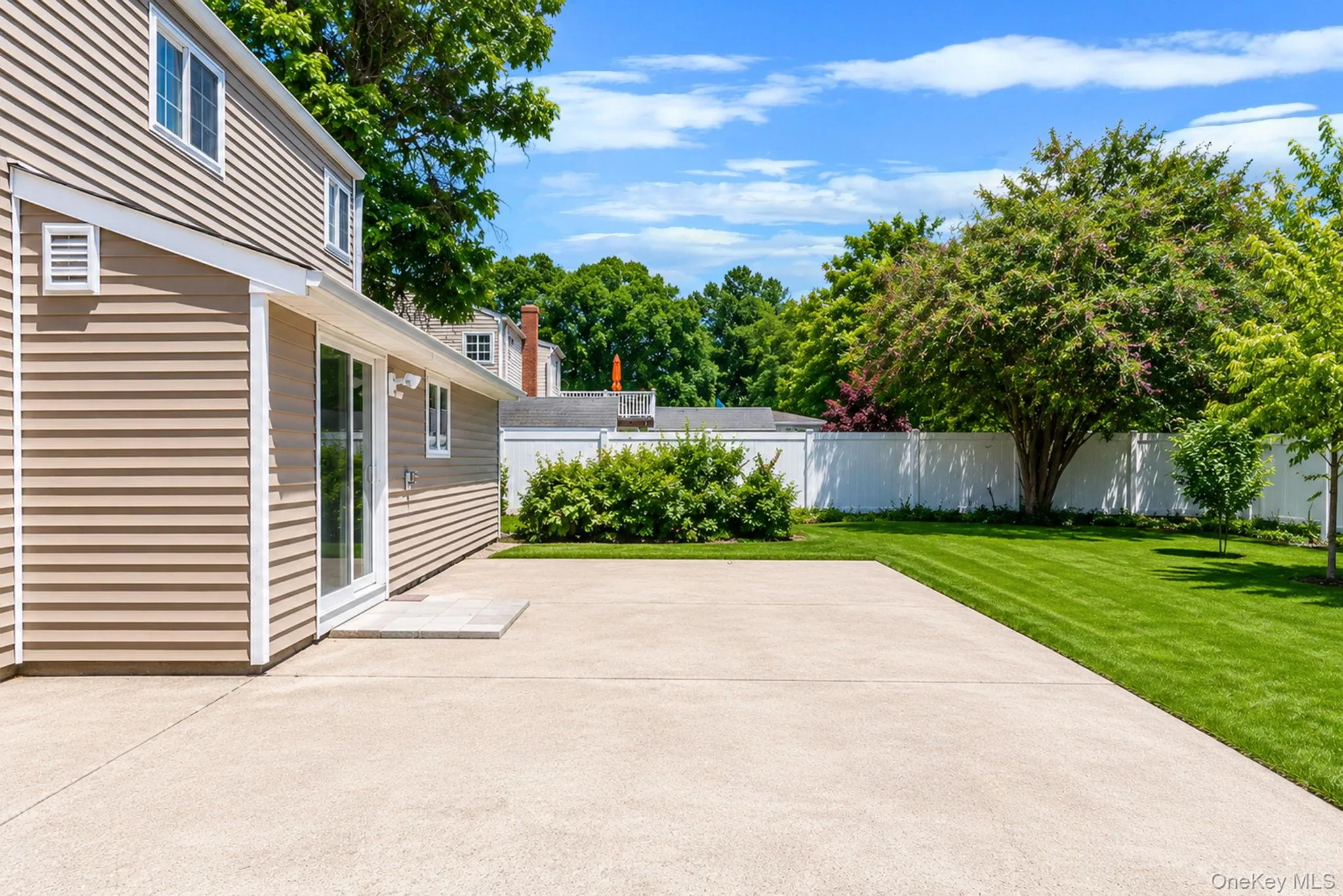18 Lark Drive, Brookhaven, NY, 4 Bedrooms Bedrooms, 9 Rooms Rooms,2 BathroomsBathrooms,Residential,For Rent,Lark,0,1013822 18 Lark Drive, Brookhaven, NY, 4 Bedrooms Bedrooms, 9 Rooms Rooms,2 BathroomsBathrooms,Residential,For Rent,Lark,0,1013822