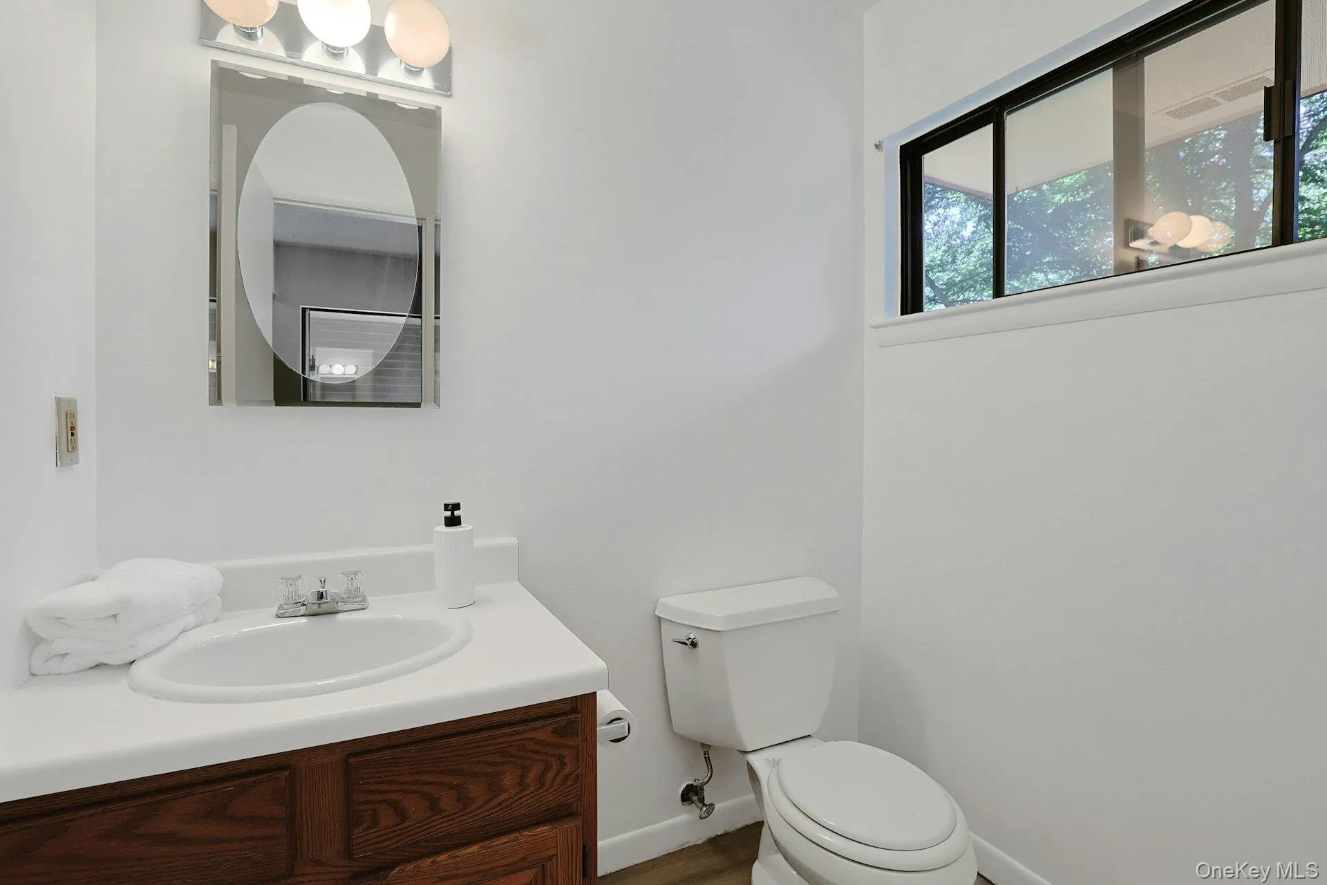 Conveniently located (and just next to the washer/dryer closet) - this is the hall bathroom on the second floor. Conveniently located (and just next to the washer/dryer closet) - this is the hall bathroom on the second floor.