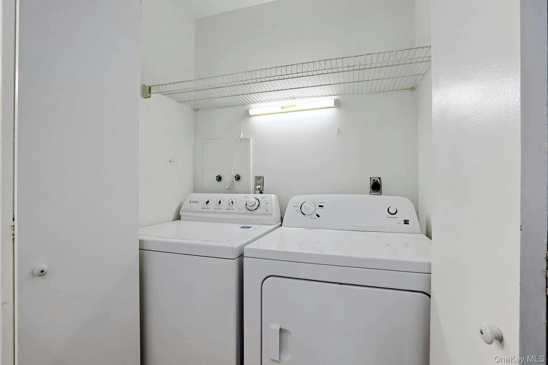 The convenient laundry room on the second floor is well located. The convenient laundry room on the second floor is well located.