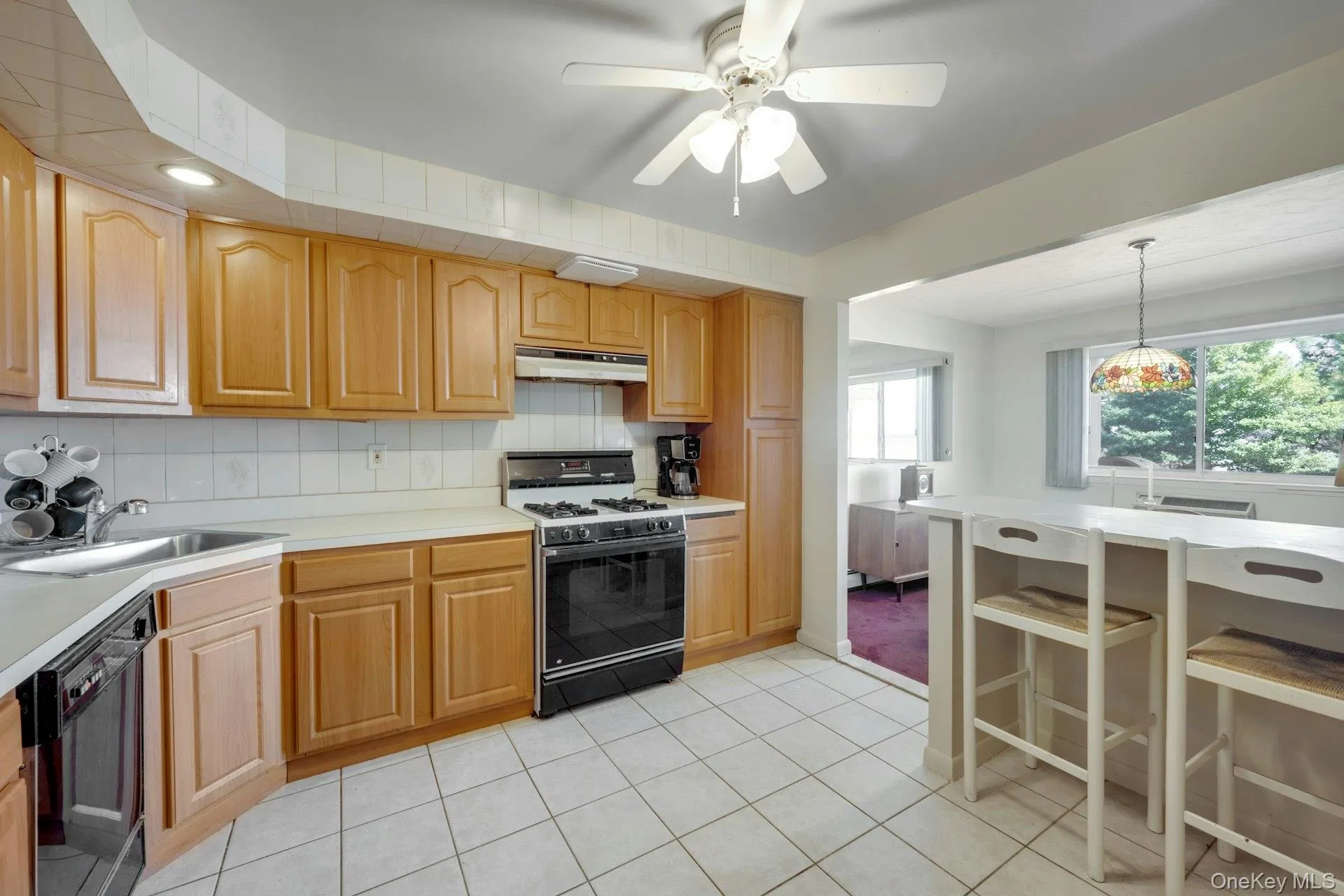 Eat in Kitchen with seating for two Eat in Kitchen with seating for two