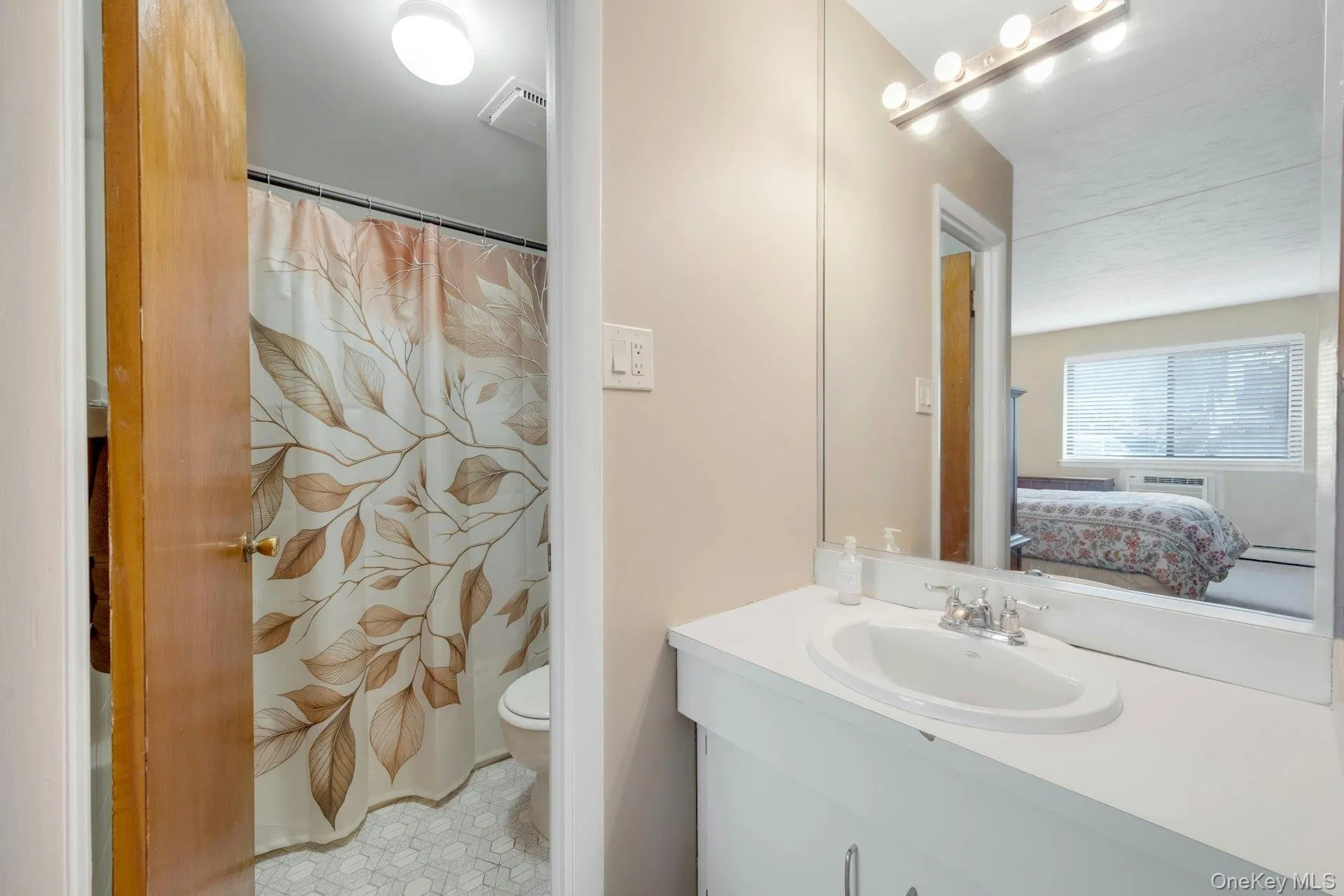 Primary bedroom bathroom Primary bedroom bathroom