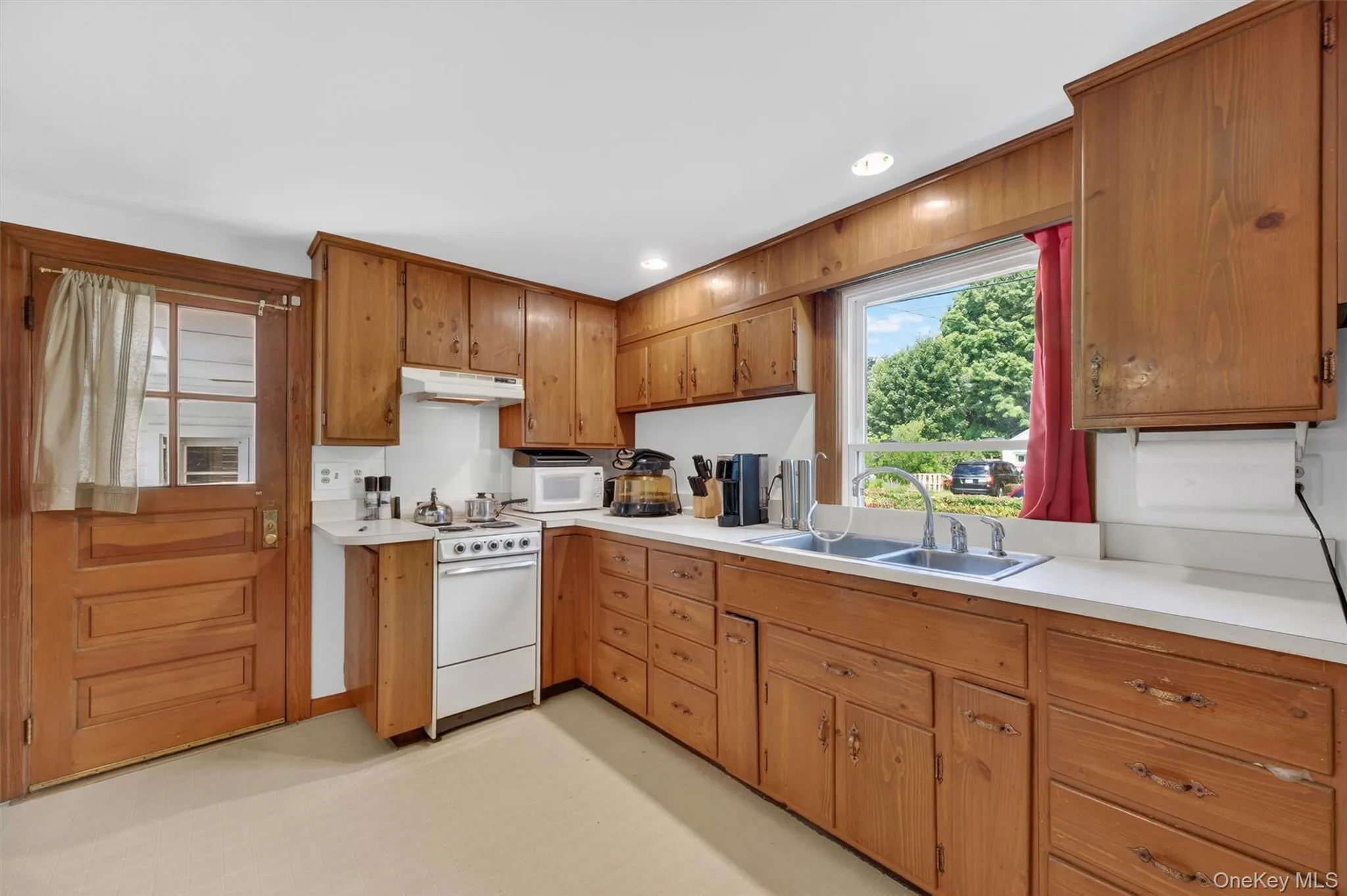 32 Merilina Avenue, Kingston, NY, 2 Bedrooms Bedrooms, 4 Rooms Rooms,1 BathroomBathrooms,Residential,For Rent,Merilina,0,1013834 32 Merilina Avenue, Kingston, NY, 2 Bedrooms Bedrooms, 4 Rooms Rooms,1 BathroomBathrooms,Residential,For Rent,Merilina,0,1013834