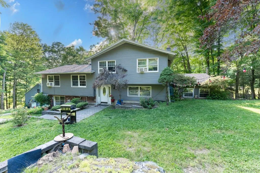14 Englewood Terrace, Carmel, NY, 4 Bedrooms Bedrooms, 9 Rooms Rooms,2 BathroomsBathrooms,Residential,For Rent,Englewood,0,1013835 14 Englewood Terrace, Carmel, NY, 4 Bedrooms Bedrooms, 9 Rooms Rooms,2 BathroomsBathrooms,Residential,For Rent,Englewood,0,1013835