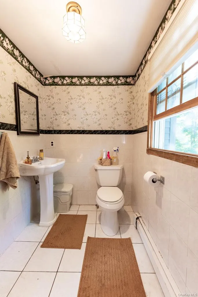 14 Englewood Terrace, Carmel, NY, 4 Bedrooms Bedrooms, 9 Rooms Rooms,2 BathroomsBathrooms,Residential,For Rent,Englewood,0,1013835 14 Englewood Terrace, Carmel, NY, 4 Bedrooms Bedrooms, 9 Rooms Rooms,2 BathroomsBathrooms,Residential,For Rent,Englewood,0,1013835