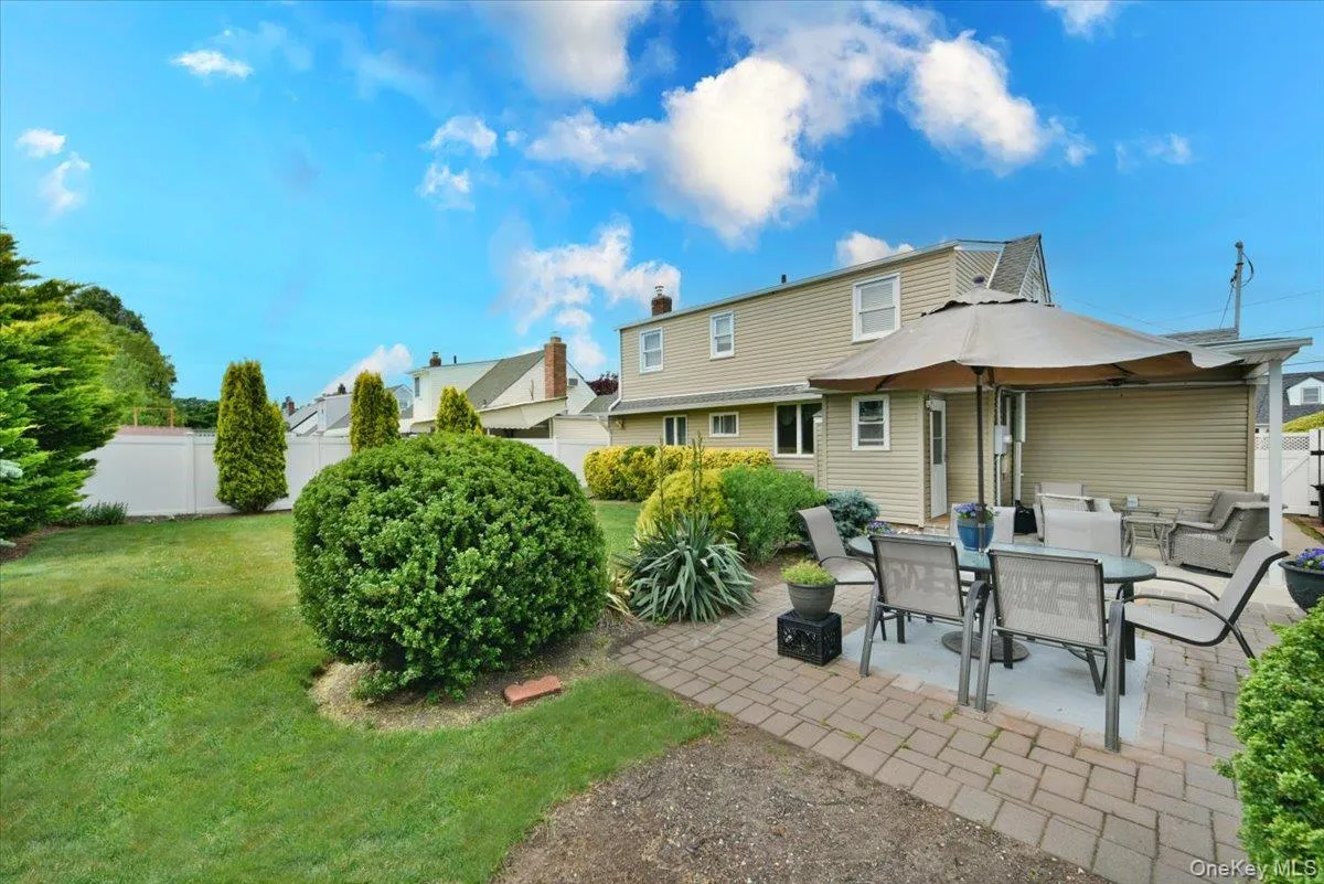 1872 Chester Drive, Hempstead, NY, 4 Bedrooms Bedrooms, 7 Rooms Rooms,2 BathroomsBathrooms,Residential,For Rent,Chester,0,1013839 1872 Chester Drive, Hempstead, NY, 4 Bedrooms Bedrooms, 7 Rooms Rooms,2 BathroomsBathrooms,Residential,For Rent,Chester,0,1013839