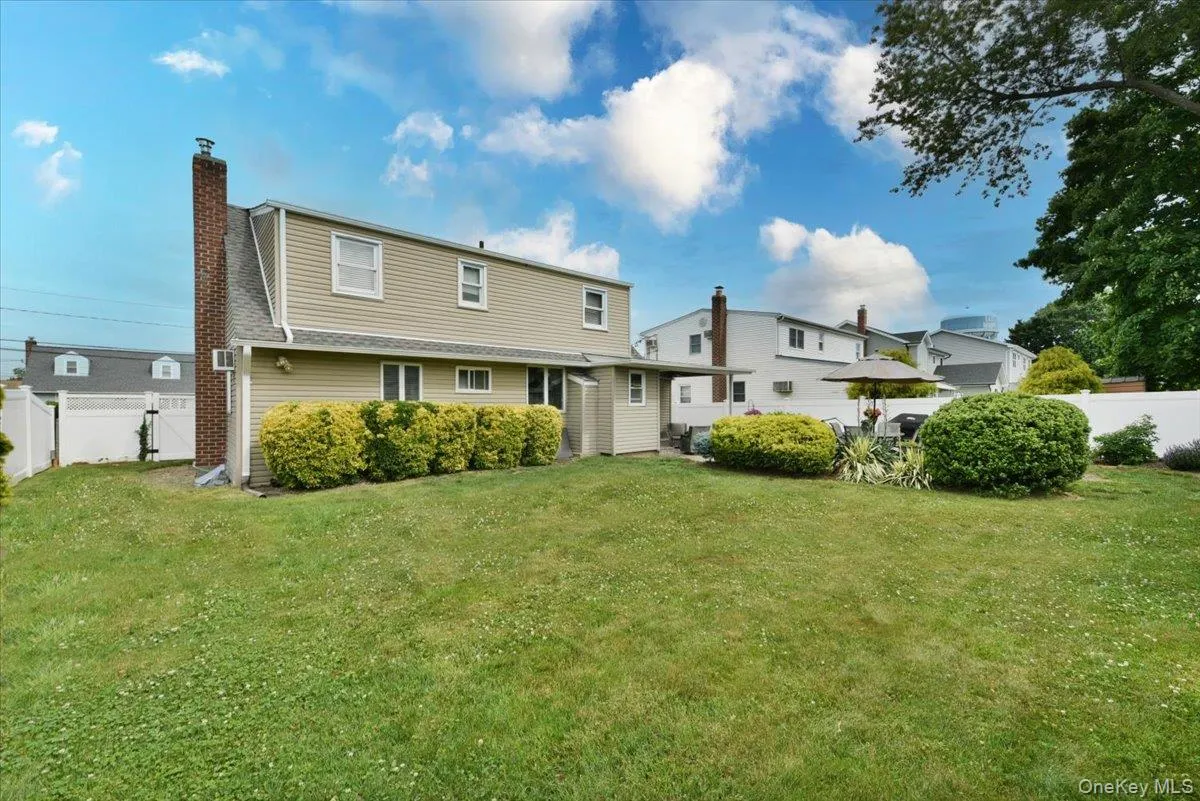 1872 Chester Drive, Hempstead, NY, 4 Bedrooms Bedrooms, 7 Rooms Rooms,2 BathroomsBathrooms,Residential,For Rent,Chester,0,1013839 1872 Chester Drive, Hempstead, NY, 4 Bedrooms Bedrooms, 7 Rooms Rooms,2 BathroomsBathrooms,Residential,For Rent,Chester,0,1013839