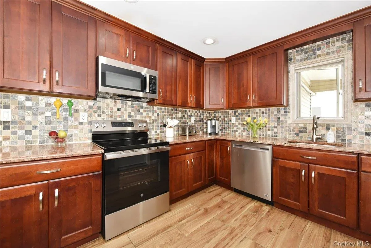 1872 Chester Drive, Hempstead, NY, 4 Bedrooms Bedrooms, 7 Rooms Rooms,2 BathroomsBathrooms,Residential,For Rent,Chester,0,1013839 1872 Chester Drive, Hempstead, NY, 4 Bedrooms Bedrooms, 7 Rooms Rooms,2 BathroomsBathrooms,Residential,For Rent,Chester,0,1013839