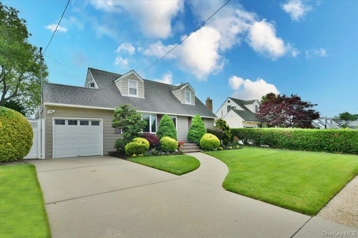 1872 Chester Drive, Hempstead, NY, 4 Bedrooms Bedrooms, 7 Rooms Rooms,2 BathroomsBathrooms,Residential,For Rent,Chester,0,1013839 1872 Chester Drive, Hempstead, NY, 4 Bedrooms Bedrooms, 7 Rooms Rooms,2 BathroomsBathrooms,Residential,For Rent,Chester,0,1013839