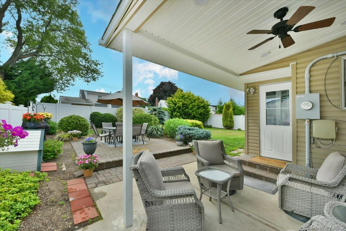 1872 Chester Drive, Hempstead, NY, 4 Bedrooms Bedrooms, 7 Rooms Rooms,2 BathroomsBathrooms,Residential,For Rent,Chester,0,1013839 1872 Chester Drive, Hempstead, NY, 4 Bedrooms Bedrooms, 7 Rooms Rooms,2 BathroomsBathrooms,Residential,For Rent,Chester,0,1013839