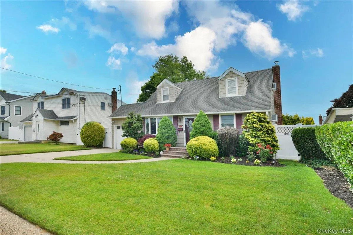 1872 Chester Drive, Hempstead, NY, 4 Bedrooms Bedrooms, 7 Rooms Rooms,2 BathroomsBathrooms,Residential,For Rent,Chester,0,1013839 1872 Chester Drive, Hempstead, NY, 4 Bedrooms Bedrooms, 7 Rooms Rooms,2 BathroomsBathrooms,Residential,For Rent,Chester,0,1013839