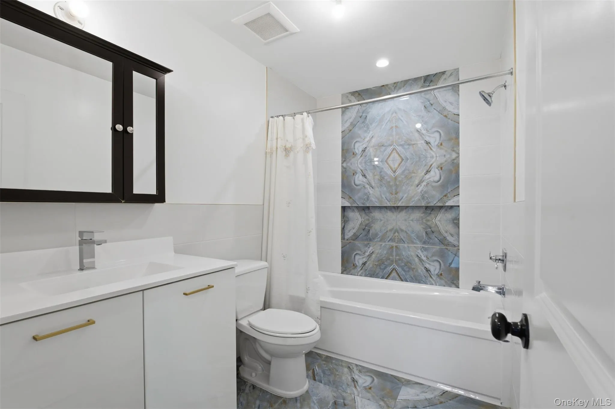 30 Stephens Place, Ramapo, NY, 4 Bedrooms Bedrooms, 8 Rooms Rooms,2 BathroomsBathrooms,Residential,For Rent,Stephens,0,1013841 30 Stephens Place, Ramapo, NY, 4 Bedrooms Bedrooms, 8 Rooms Rooms,2 BathroomsBathrooms,Residential,For Rent,Stephens,0,1013841