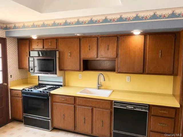 106 Rockland Lane, Ramapo, NY, 4 Bedrooms Bedrooms, 12 Rooms Rooms,3 BathroomsBathrooms,Residential,For Rent,Rockland,0,KEY1013842 106 Rockland Lane, Ramapo, NY, 4 Bedrooms Bedrooms, 12 Rooms Rooms,3 BathroomsBathrooms,Residential,For Rent,Rockland,0,KEY1013842