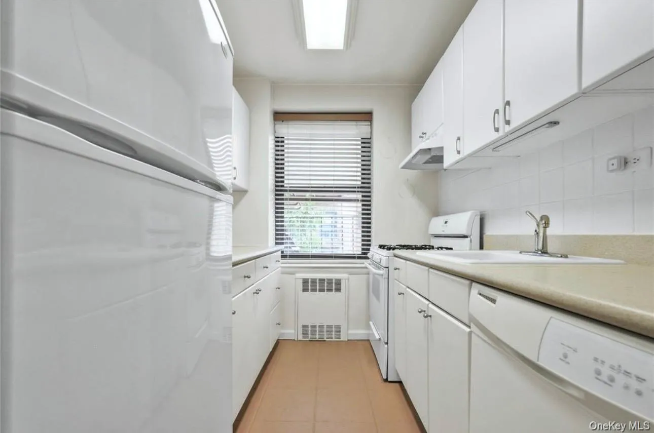 28-02 141st Street, New York, NY, 2 Bedrooms Bedrooms, 5 Rooms Rooms,1 BathroomBathrooms,Residential,For Rent,141st,0,1013844 28-02 141st Street, New York, NY, 2 Bedrooms Bedrooms, 5 Rooms Rooms,1 BathroomBathrooms,Residential,For Rent,141st,0,1013844