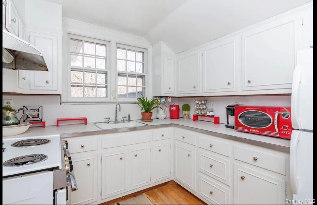 1680 Sea Road, Southampton, NY, 3 Bedrooms Bedrooms, 10 Rooms Rooms,2 BathroomsBathrooms,Residential,For Rent,Sea,0,KEY1013845 1680 Sea Road, Southampton, NY, 3 Bedrooms Bedrooms, 10 Rooms Rooms,2 BathroomsBathrooms,Residential,For Rent,Sea,0,KEY1013845