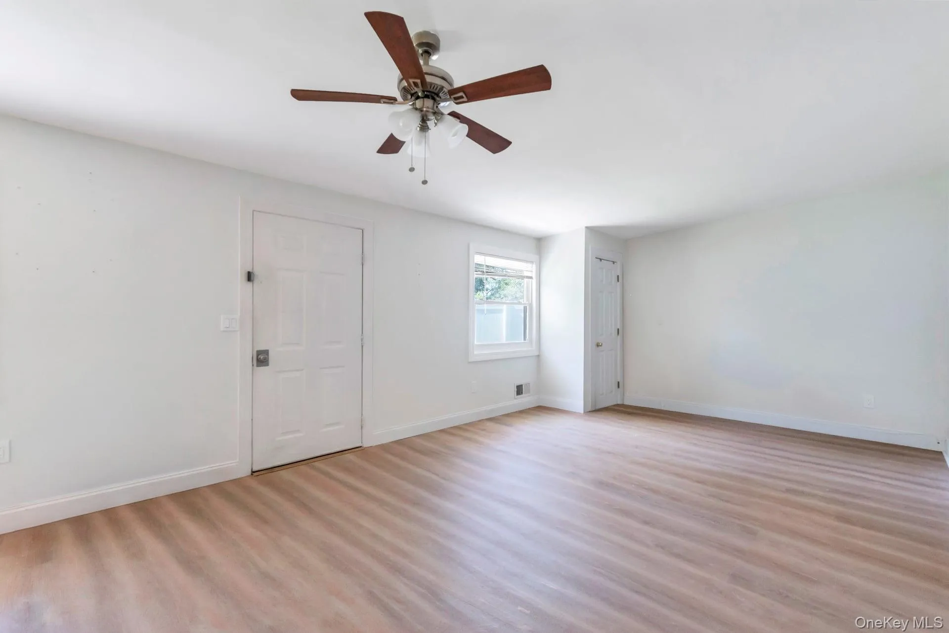 22 Wagon Lane, Brookhaven, NY, 3 Bedrooms Bedrooms, 7 Rooms Rooms,3 BathroomsBathrooms,Residential,For Rent,Wagon,0,1013847 22 Wagon Lane, Brookhaven, NY, 3 Bedrooms Bedrooms, 7 Rooms Rooms,3 BathroomsBathrooms,Residential,For Rent,Wagon,0,1013847