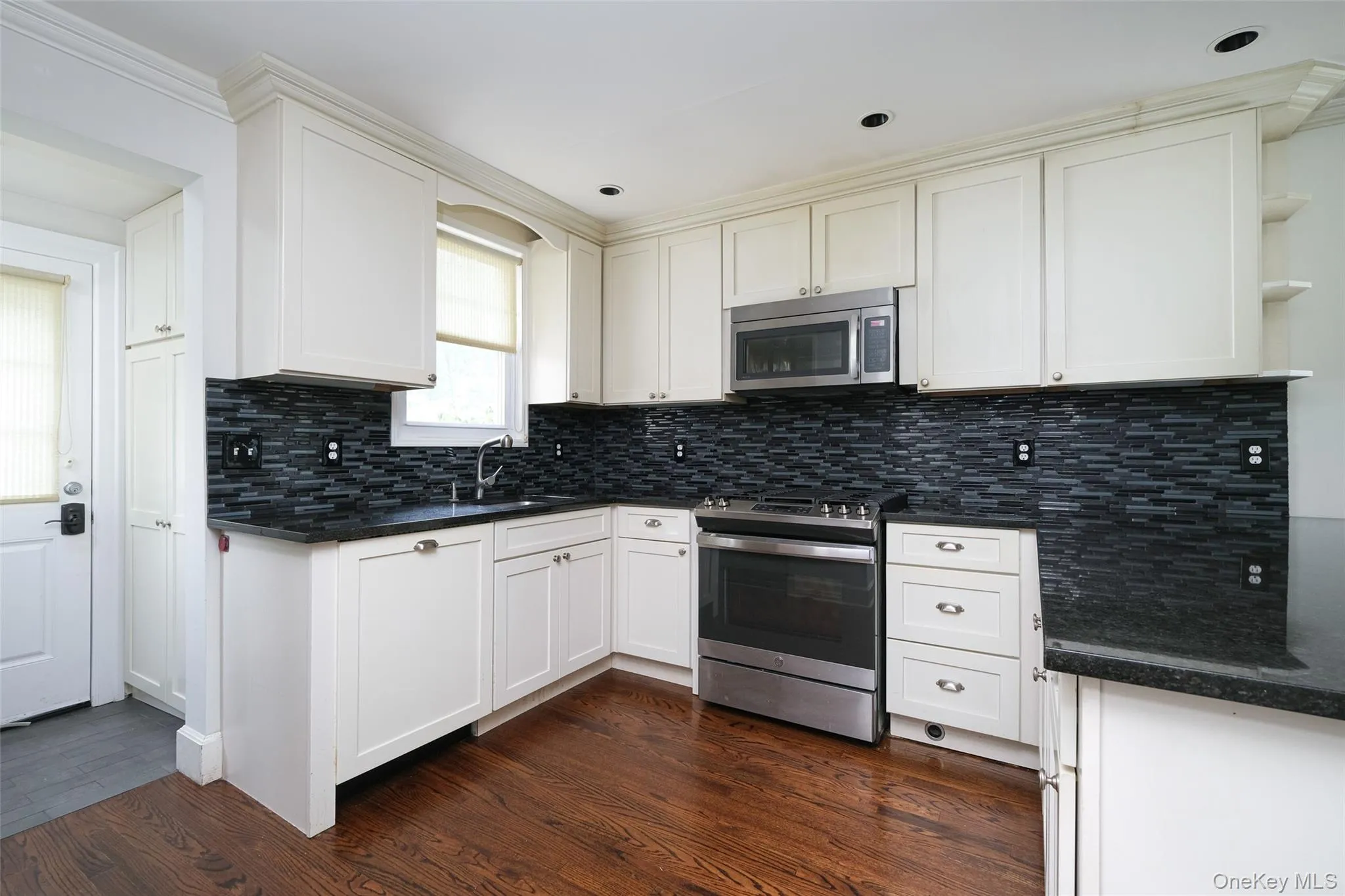 94 Kensington Road, Eastchester, NY, 3 Bedrooms Bedrooms, 7 Rooms Rooms,2 BathroomsBathrooms,Residential Lease,For Rent,Kensington,0,1013848 94 Kensington Road, Eastchester, NY, 3 Bedrooms Bedrooms, 7 Rooms Rooms,2 BathroomsBathrooms,Residential Lease,For Rent,Kensington,0,1013848