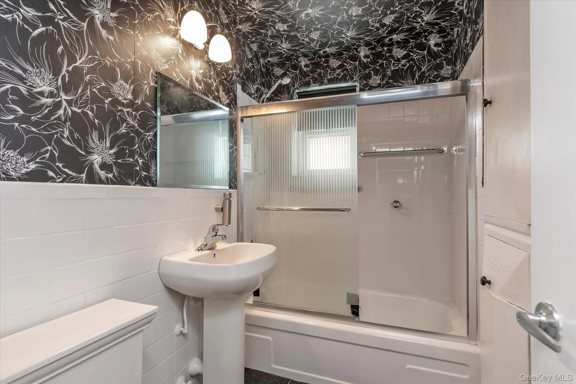490 Atlantic Avenue, Hempstead, NY, 3 Rooms Rooms,1 BathroomBathrooms,Residential,For Rent,Atlantic,0,1013851 490 Atlantic Avenue, Hempstead, NY, 3 Rooms Rooms,1 BathroomBathrooms,Residential,For Rent,Atlantic,0,1013851