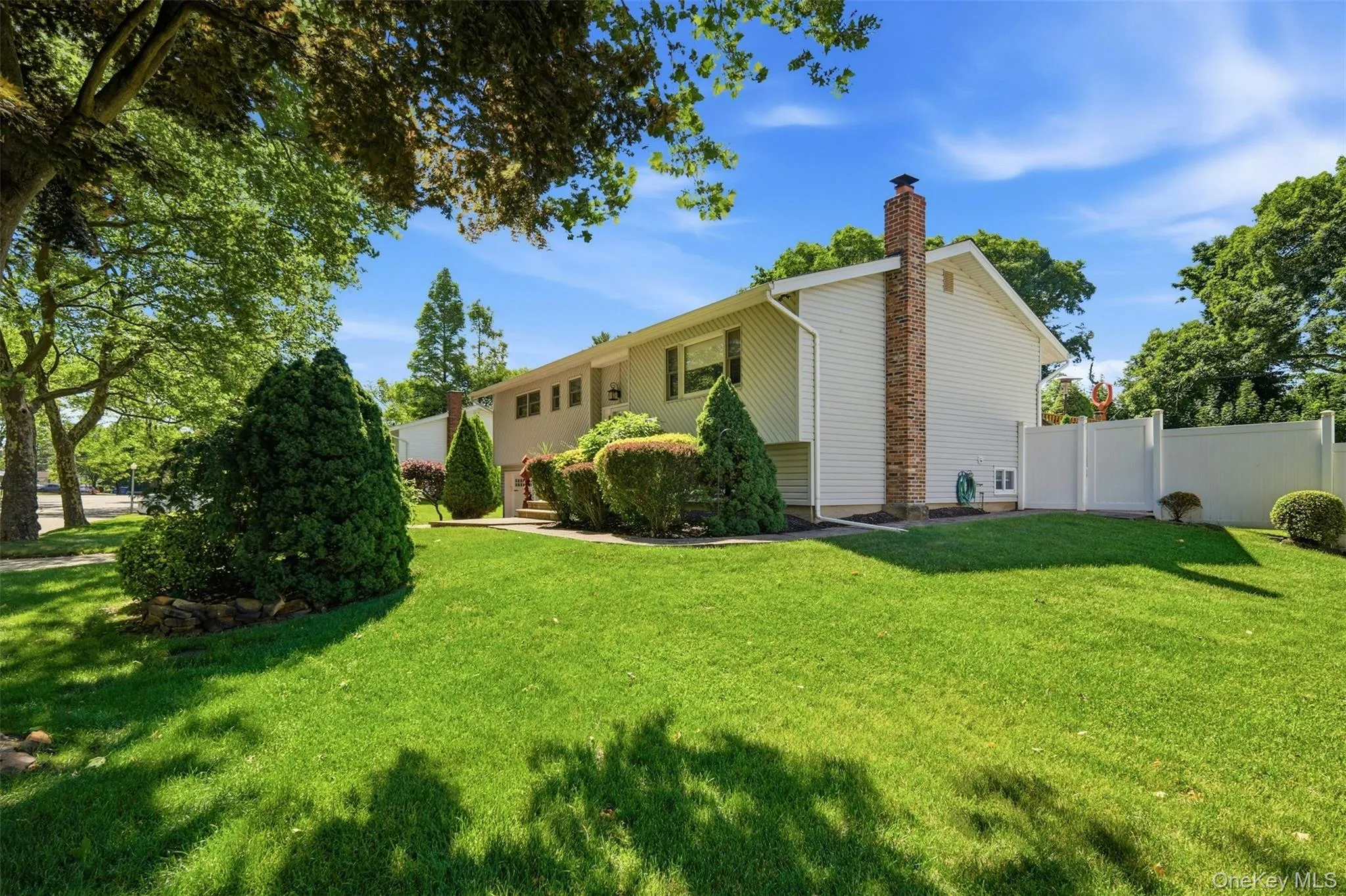 5 Pine Hill Lane, Huntington, NY, 3 Bedrooms Bedrooms, 7 Rooms Rooms,2 BathroomsBathrooms,Residential,For Rent,Pine Hill,0,1013852 5 Pine Hill Lane, Huntington, NY, 3 Bedrooms Bedrooms, 7 Rooms Rooms,2 BathroomsBathrooms,Residential,For Rent,Pine Hill,0,1013852
