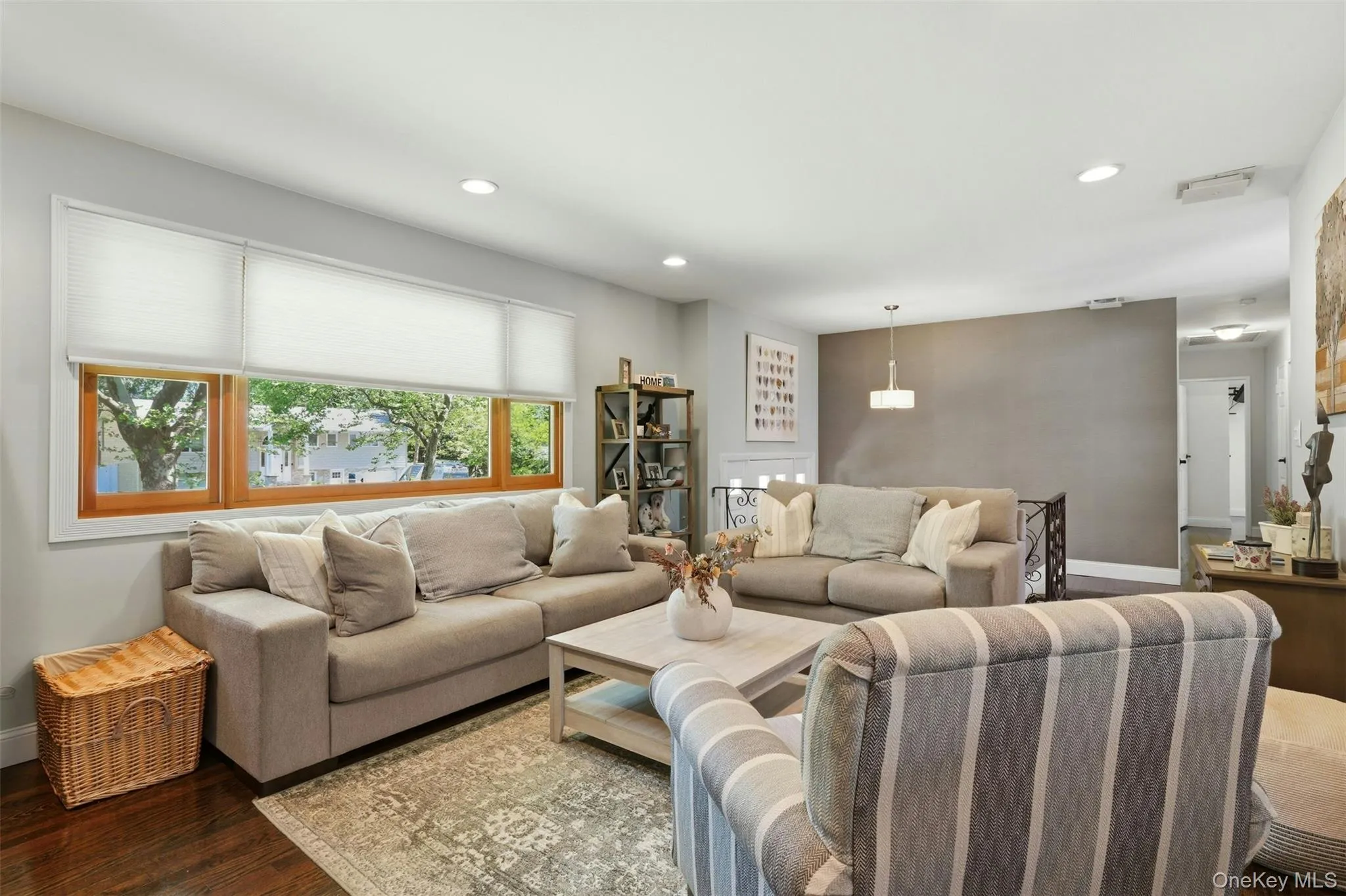 5 Pine Hill Lane, Huntington, NY, 3 Bedrooms Bedrooms, 7 Rooms Rooms,2 BathroomsBathrooms,Residential,For Rent,Pine Hill,0,1013852 5 Pine Hill Lane, Huntington, NY, 3 Bedrooms Bedrooms, 7 Rooms Rooms,2 BathroomsBathrooms,Residential,For Rent,Pine Hill,0,1013852