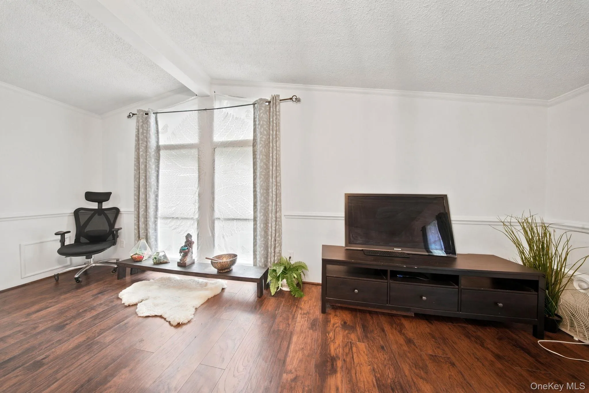 Large Bedroom Large Bedroom