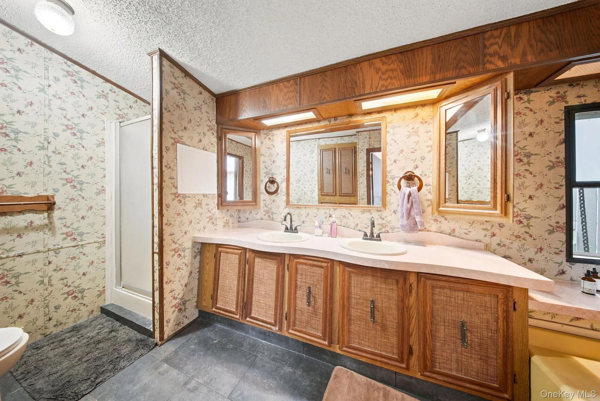 Large Bathroom Large Bathroom