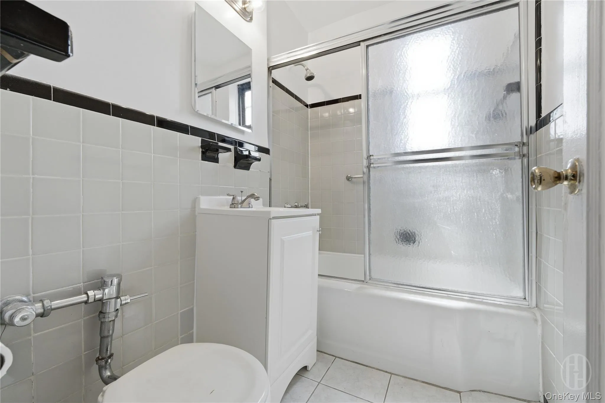3727 86, New York, NY, 2 Rooms Rooms,1 BathroomBathrooms,Residential,For Rent,86,0,1013862 3727 86, New York, NY, 2 Rooms Rooms,1 BathroomBathrooms,Residential,For Rent,86,0,1013862