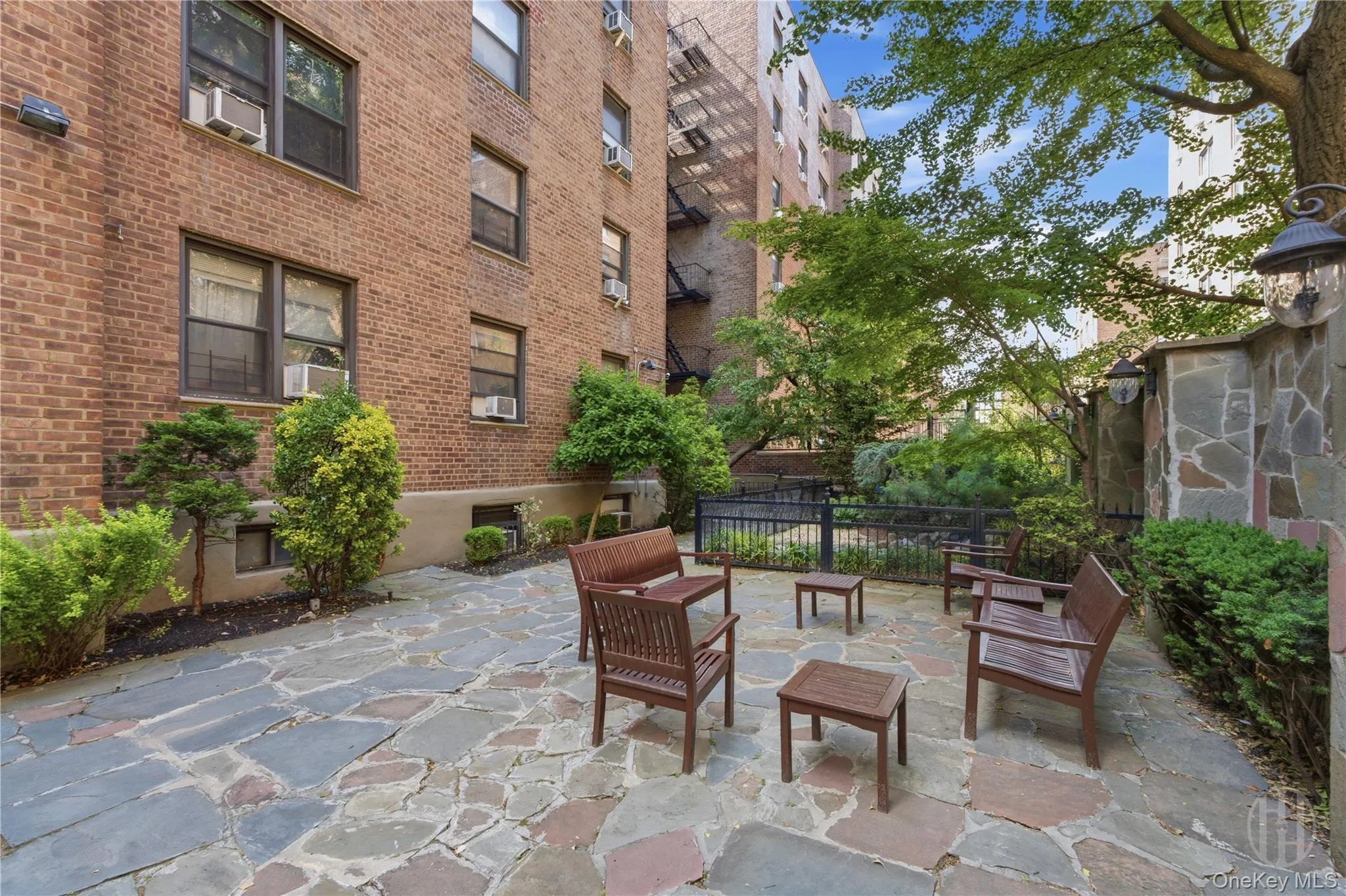 3727 86, New York, NY, 2 Rooms Rooms,1 BathroomBathrooms,Residential,For Rent,86,0,1013862 3727 86, New York, NY, 2 Rooms Rooms,1 BathroomBathrooms,Residential,For Rent,86,0,1013862