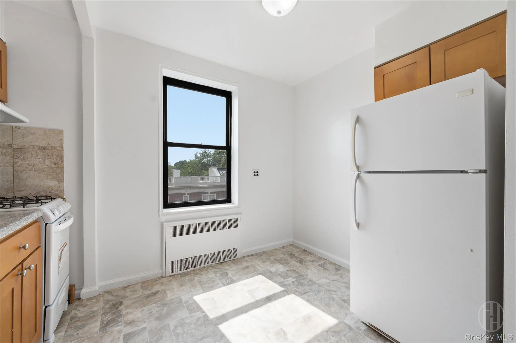 3727 86, New York, NY, 2 Rooms Rooms,1 BathroomBathrooms,Residential,For Rent,86,0,1013862 3727 86, New York, NY, 2 Rooms Rooms,1 BathroomBathrooms,Residential,For Rent,86,0,1013862