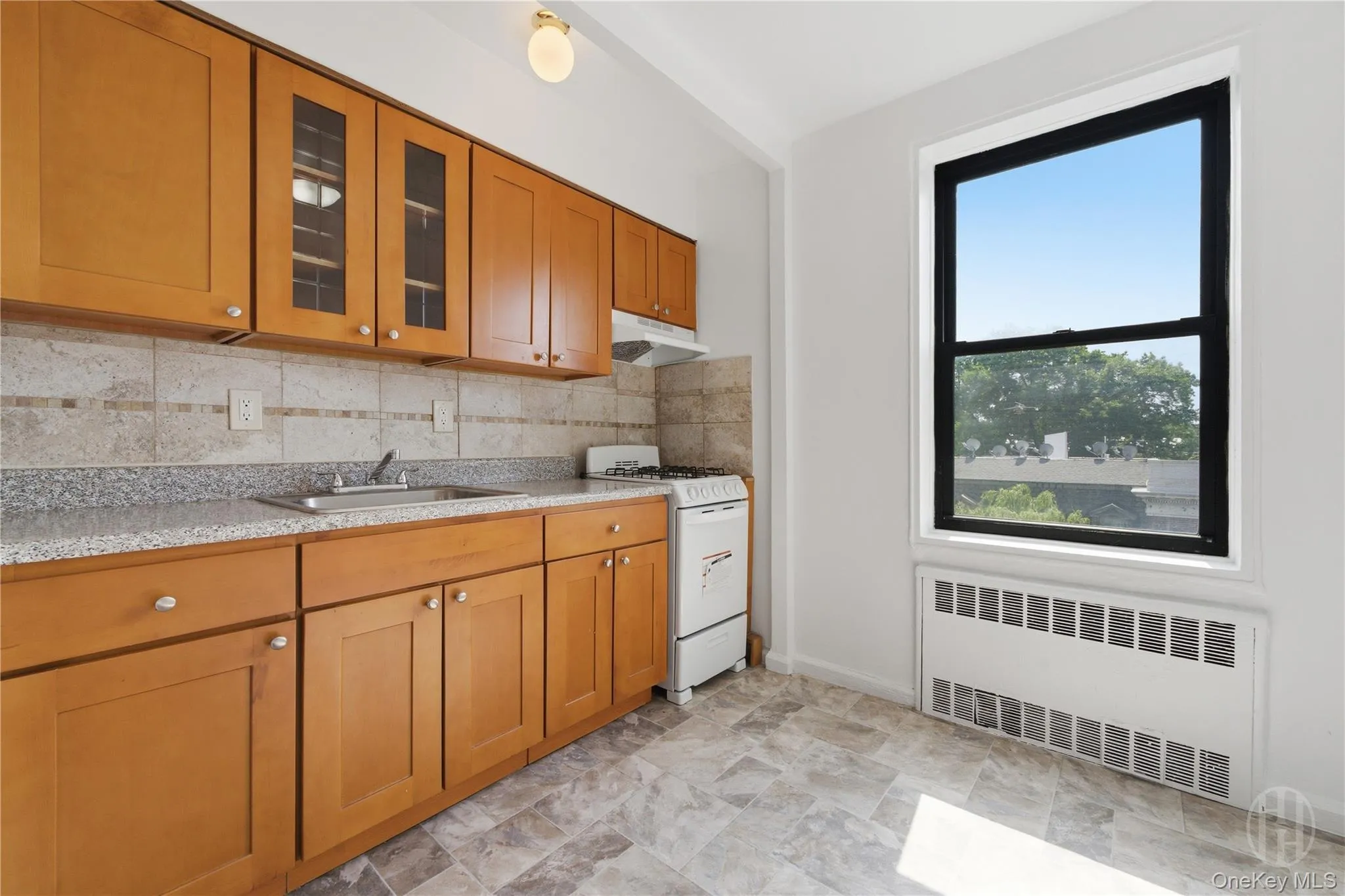 3727 86, New York, NY, 2 Rooms Rooms,1 BathroomBathrooms,Residential,For Rent,86,0,1013862 3727 86, New York, NY, 2 Rooms Rooms,1 BathroomBathrooms,Residential,For Rent,86,0,1013862
